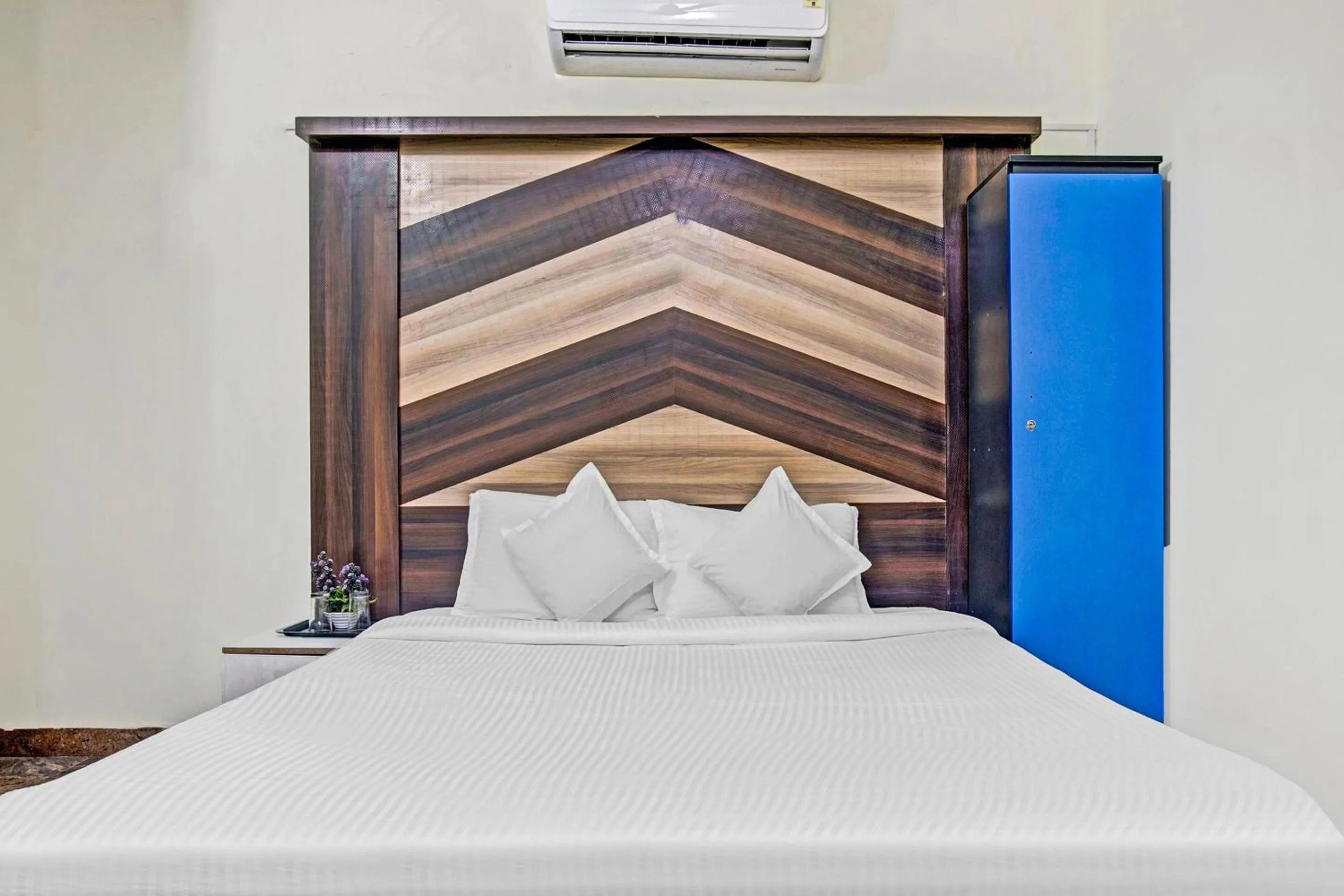 Bedroom in Hotel O Neethu Residency