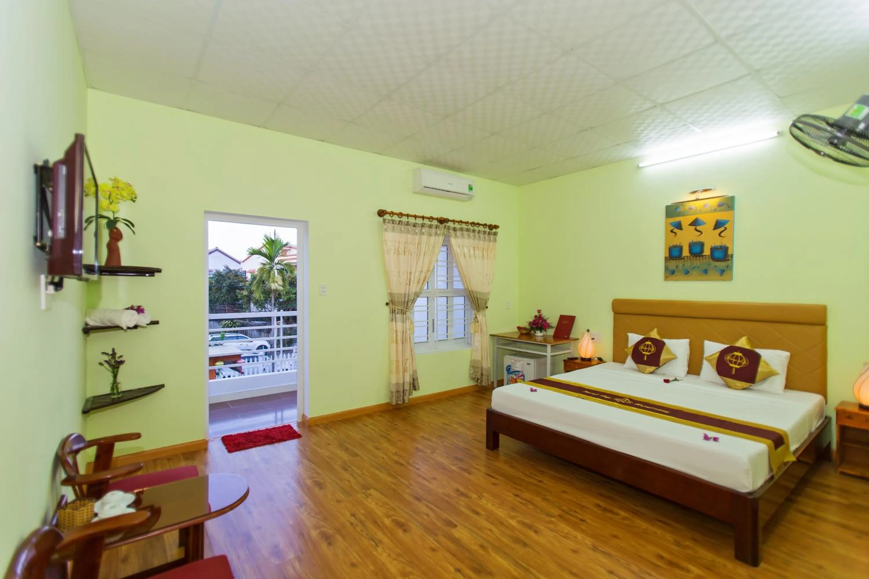 Photo of the whole room, Bed in Hoi An Life Villa
