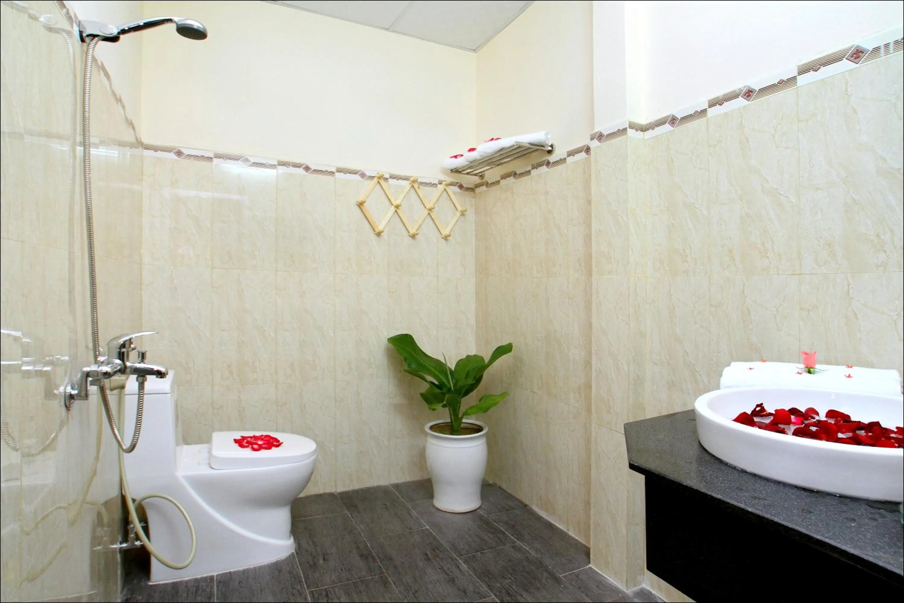 Bathroom in Hoi An Life Villa