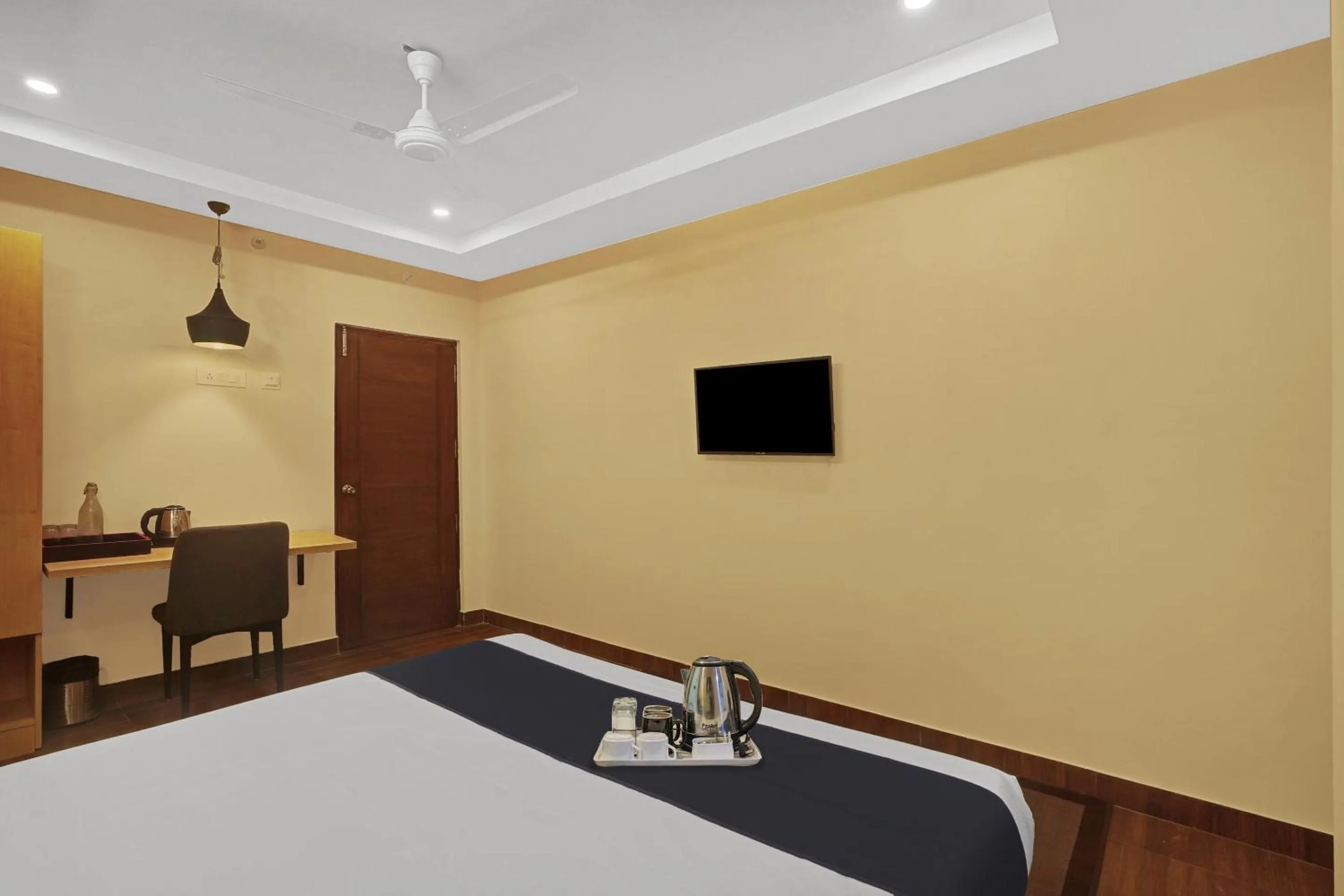 Bedroom, Bed in Capital O De Alphabet Kakinada