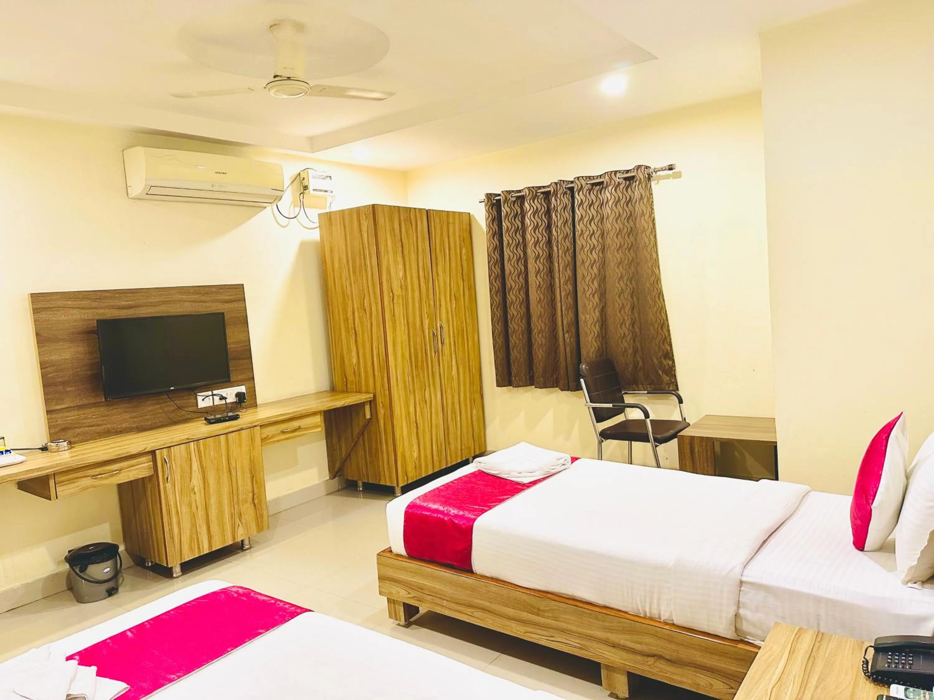 Bed in The Landmark Banjara Hills - Hyderabad