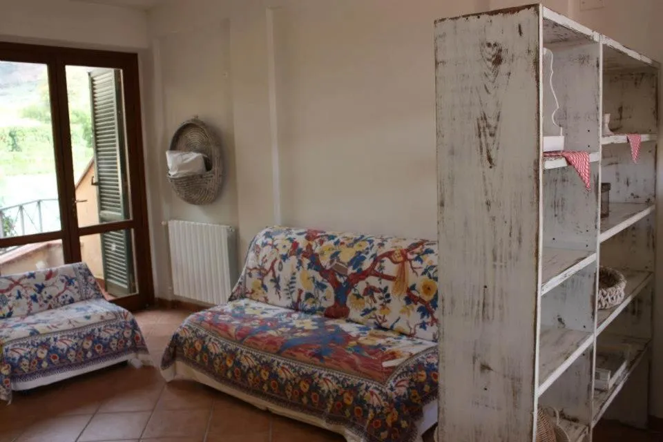 Decorative detail, Bed in Aurelia Rta Detta il Cascinale