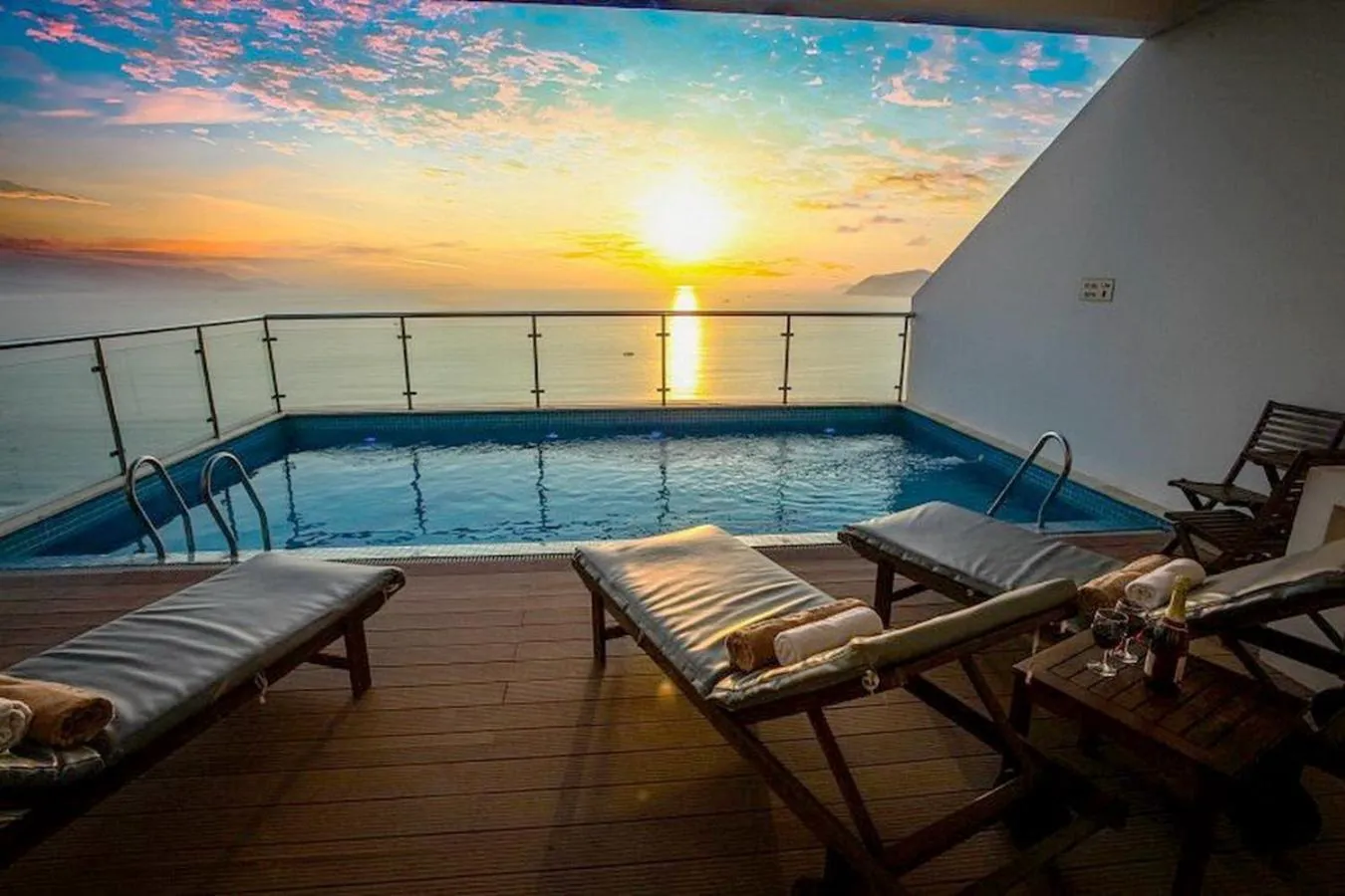 Swimming pool in Saphia Hotel Nha Trang