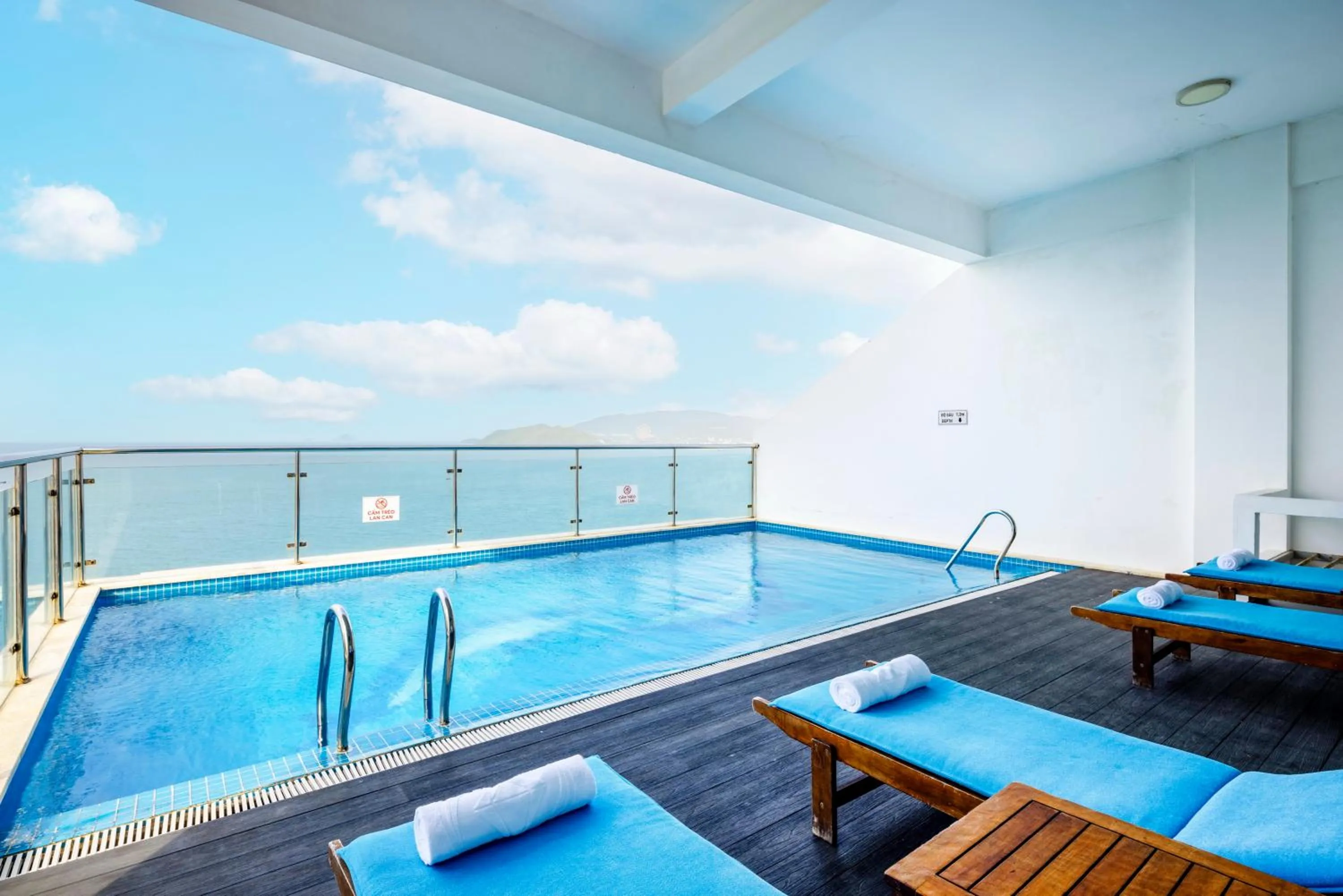 Pool view in Saphia Hotel Nha Trang