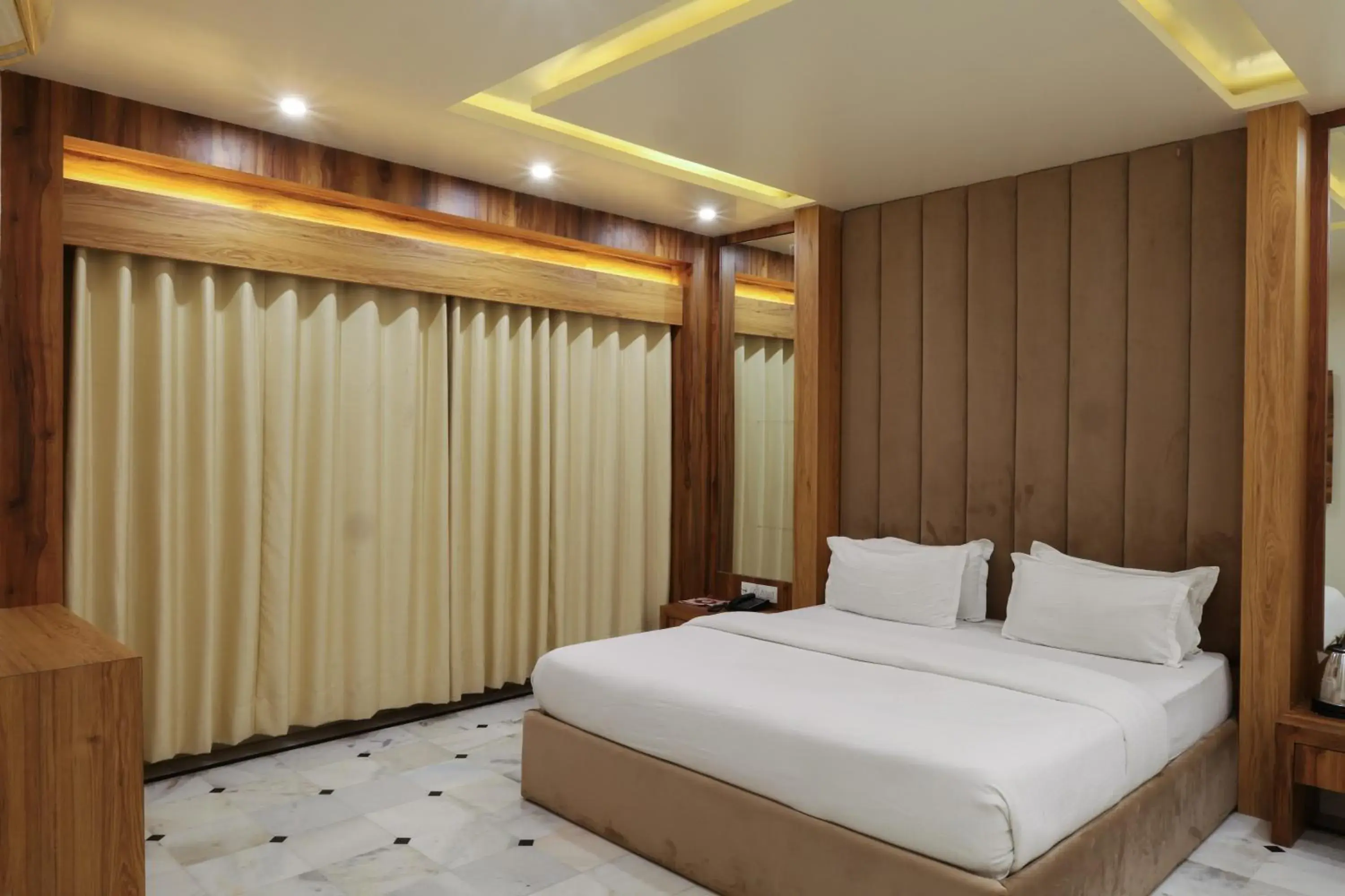 Bedroom, Bed in HOTEL CITY PALACE Bedroom, Bed in HOTEL CITY PALACE