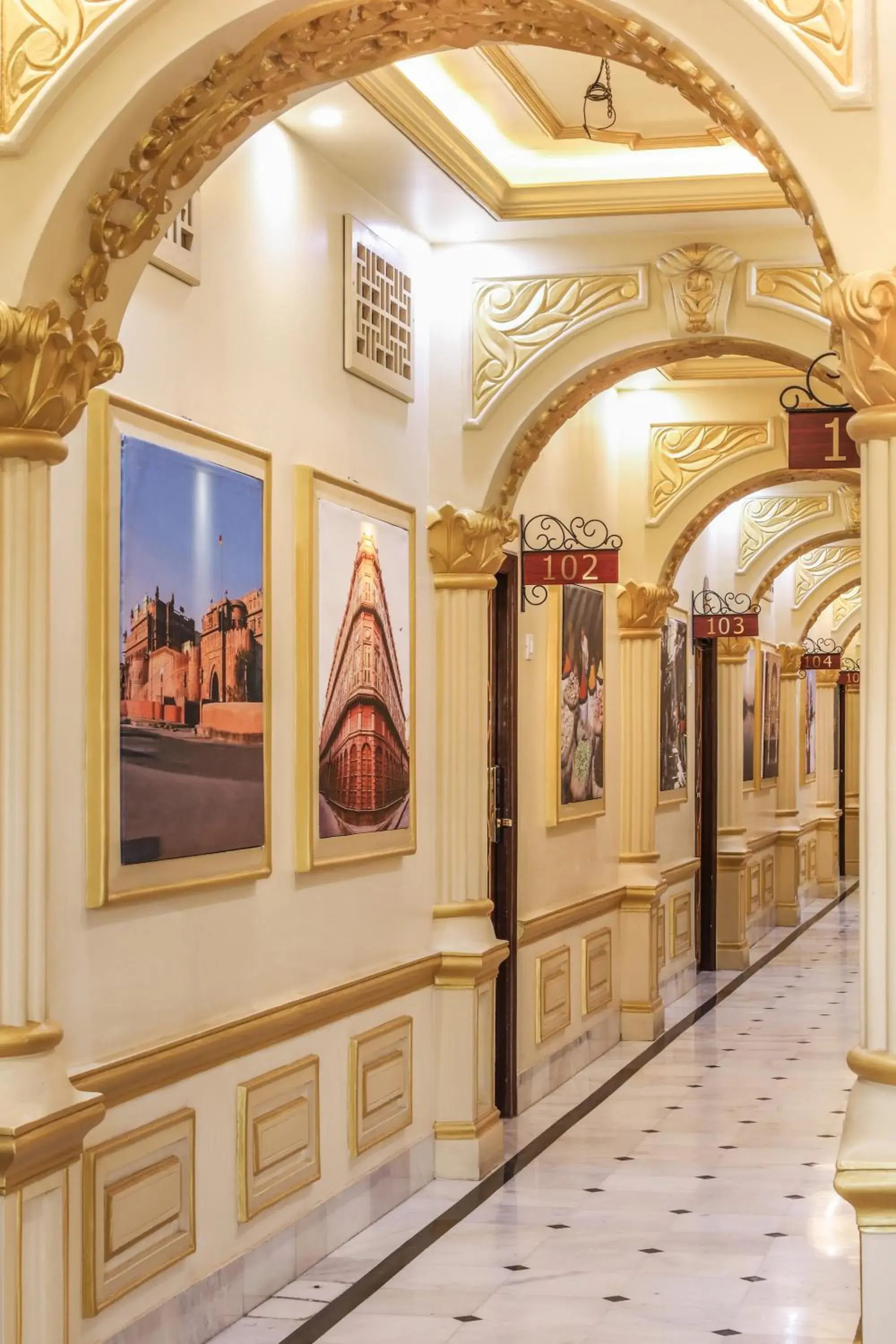 Lobby or reception in HOTEL CITY PALACE Lobby or reception in HOTEL CITY PALACE