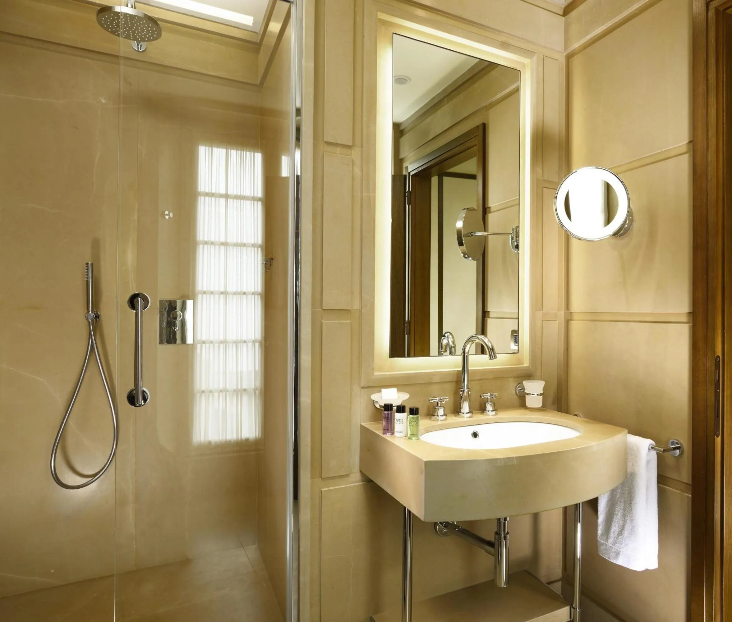 Bathroom in Hotel Balestri - WTB Hotels