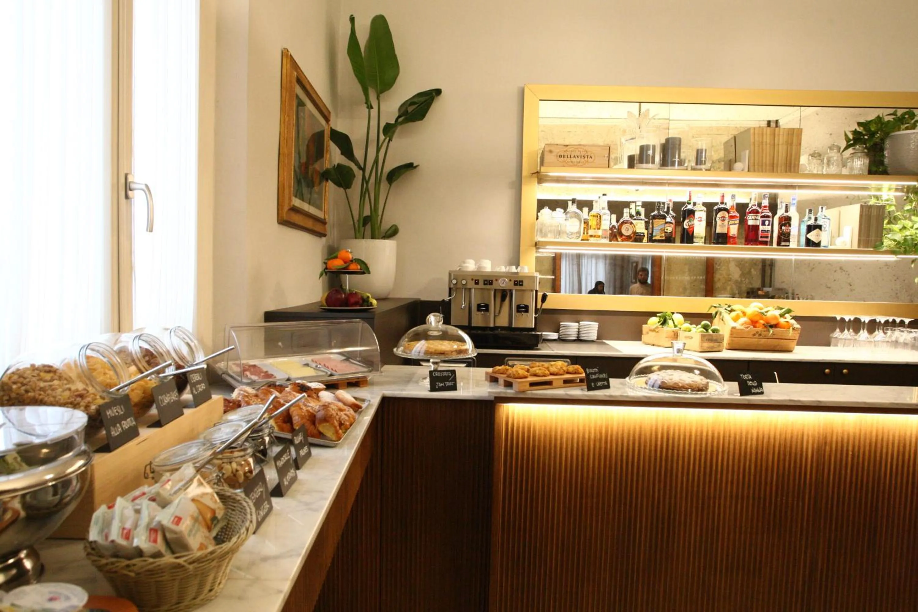 Buffet breakfast in Hotel Il Sole