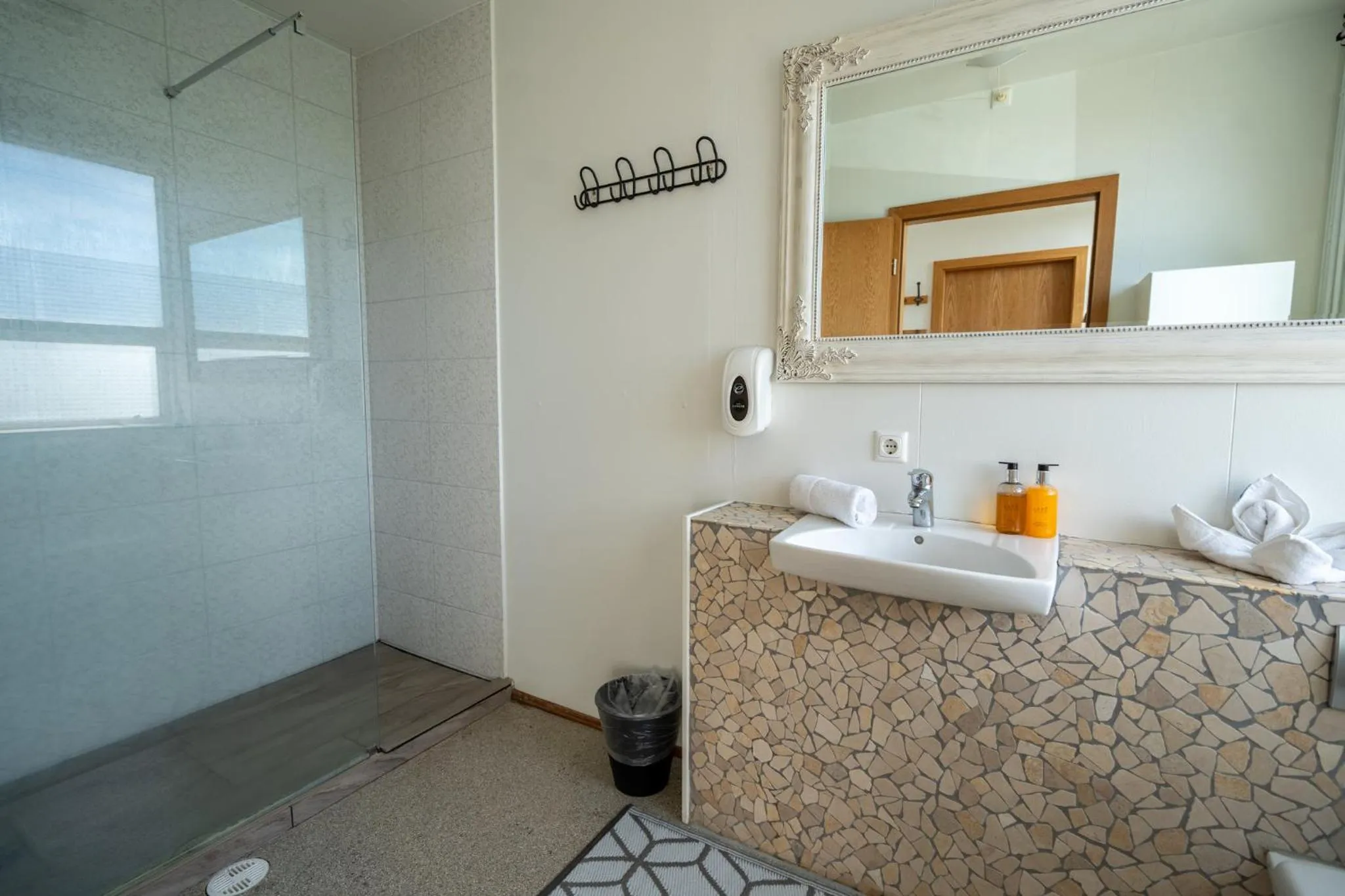 Bathroom in Hótel Skógafoss by EJ Hotels