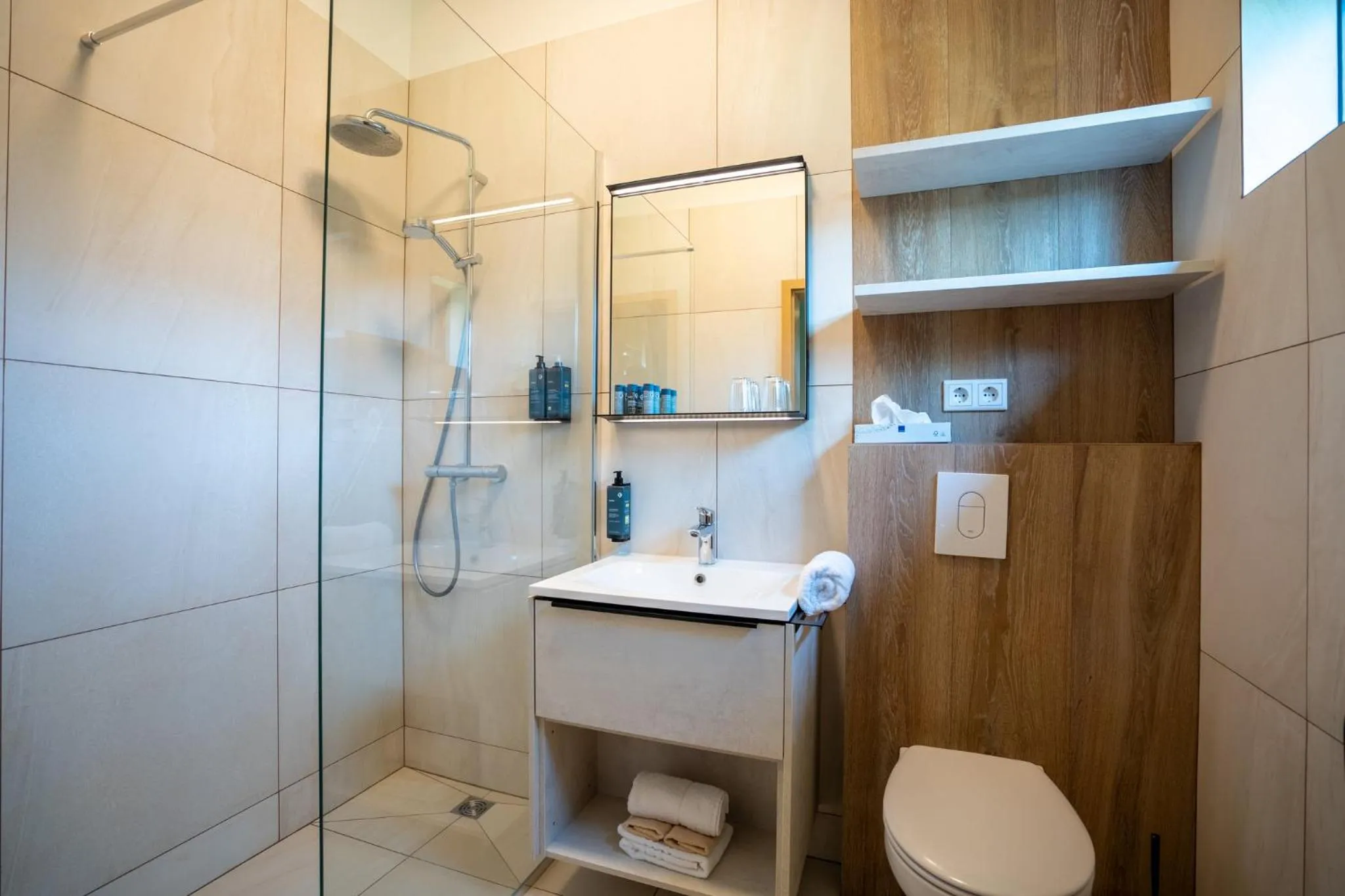 Bathroom in Hótel Skógafoss by EJ Hotels