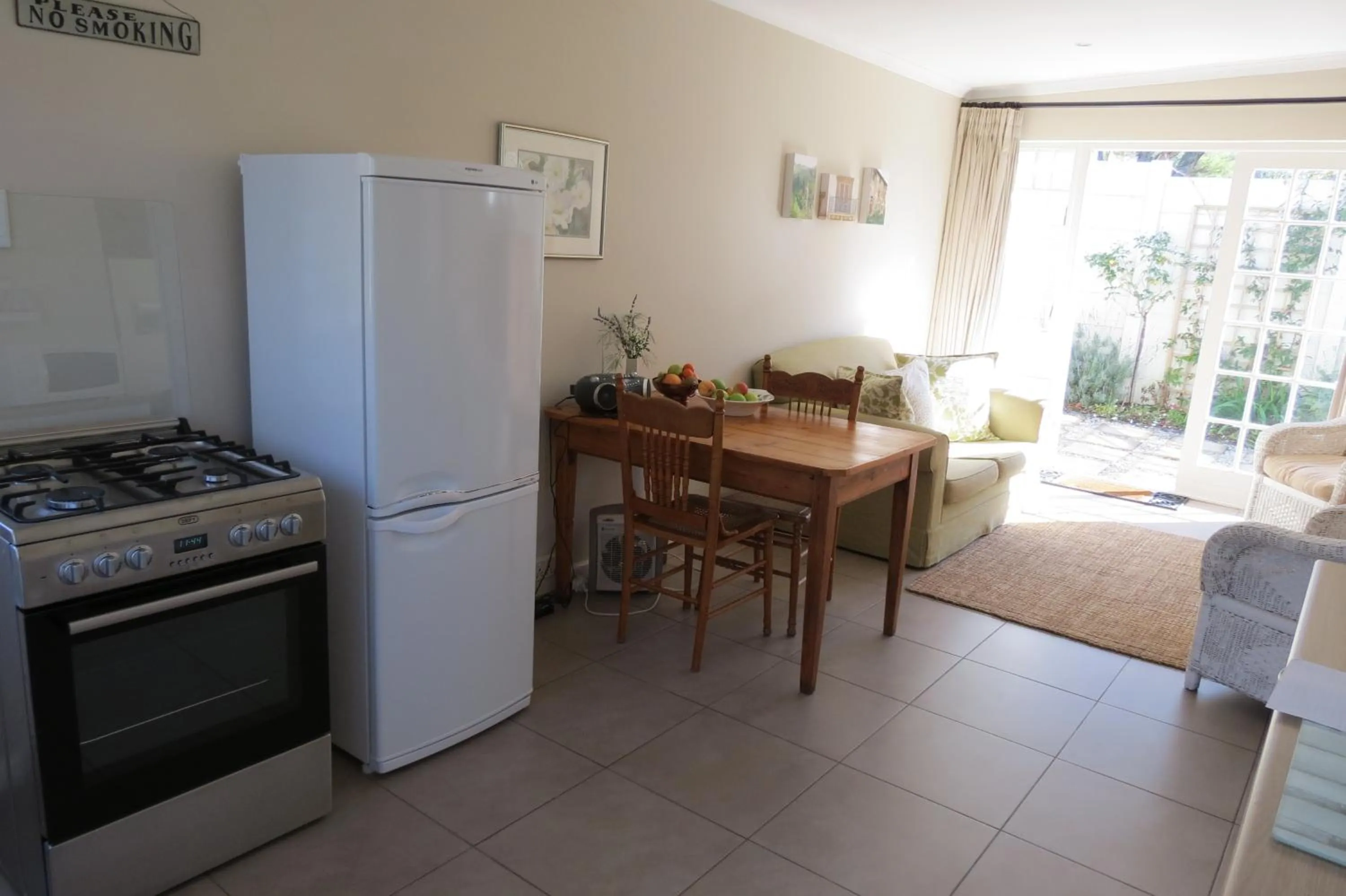 Kitchen or kitchenette in AppleBee Guest Cottages