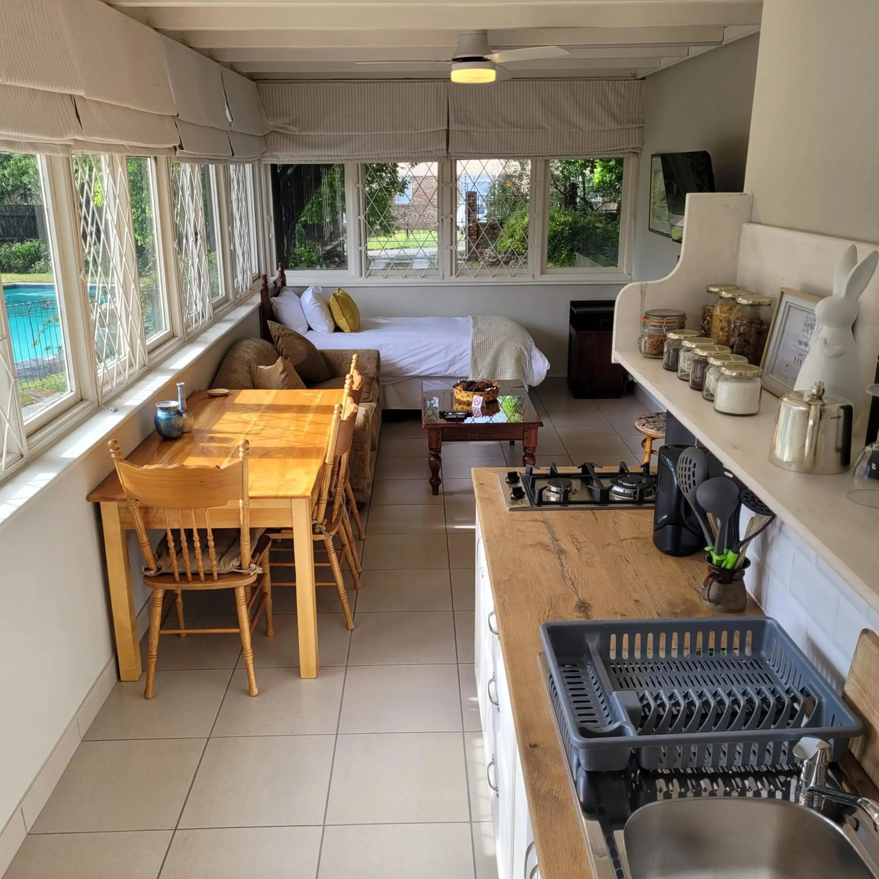 Lounge or bar in AppleBee Guest Cottages Lounge or bar in AppleBee Guest Cottages