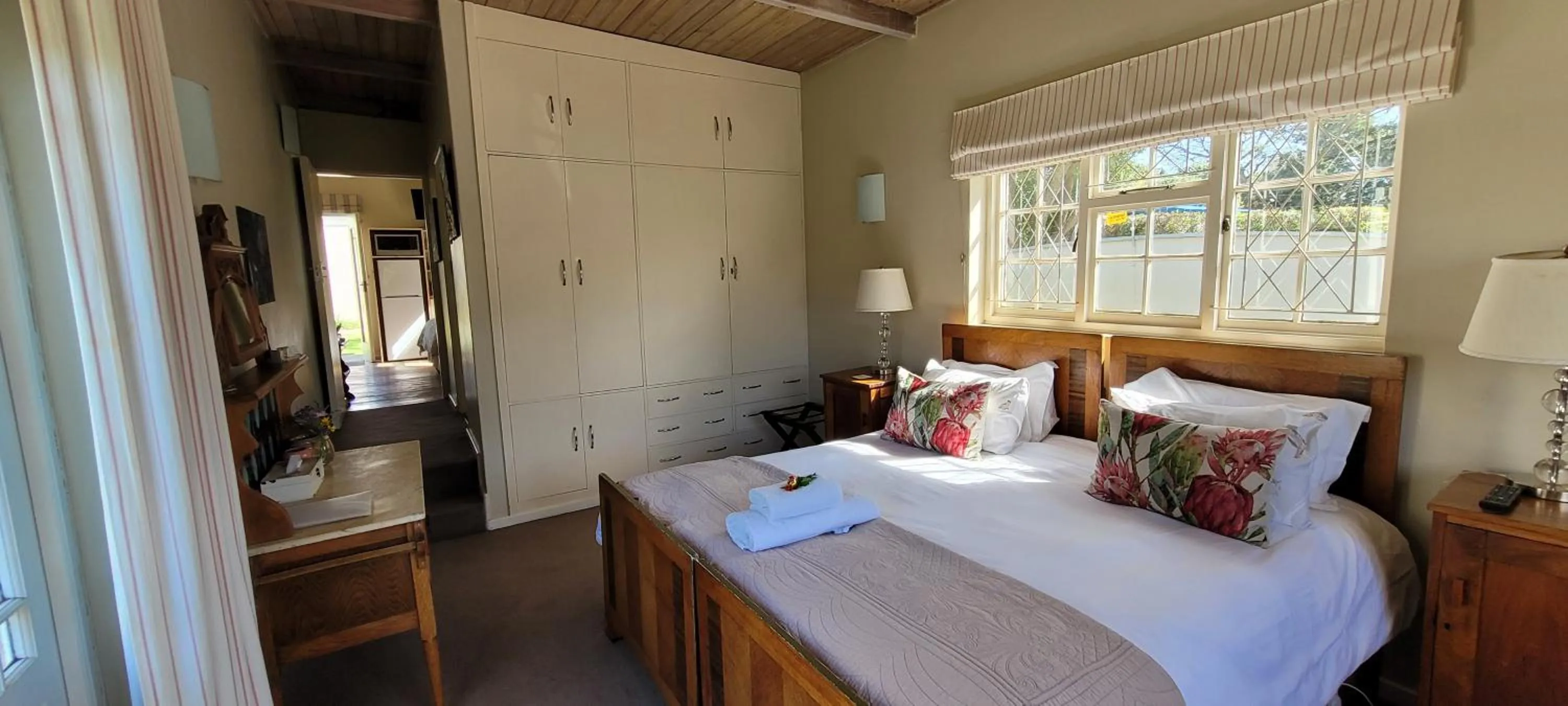 Bedroom, Bed in AppleBee Guest Cottages