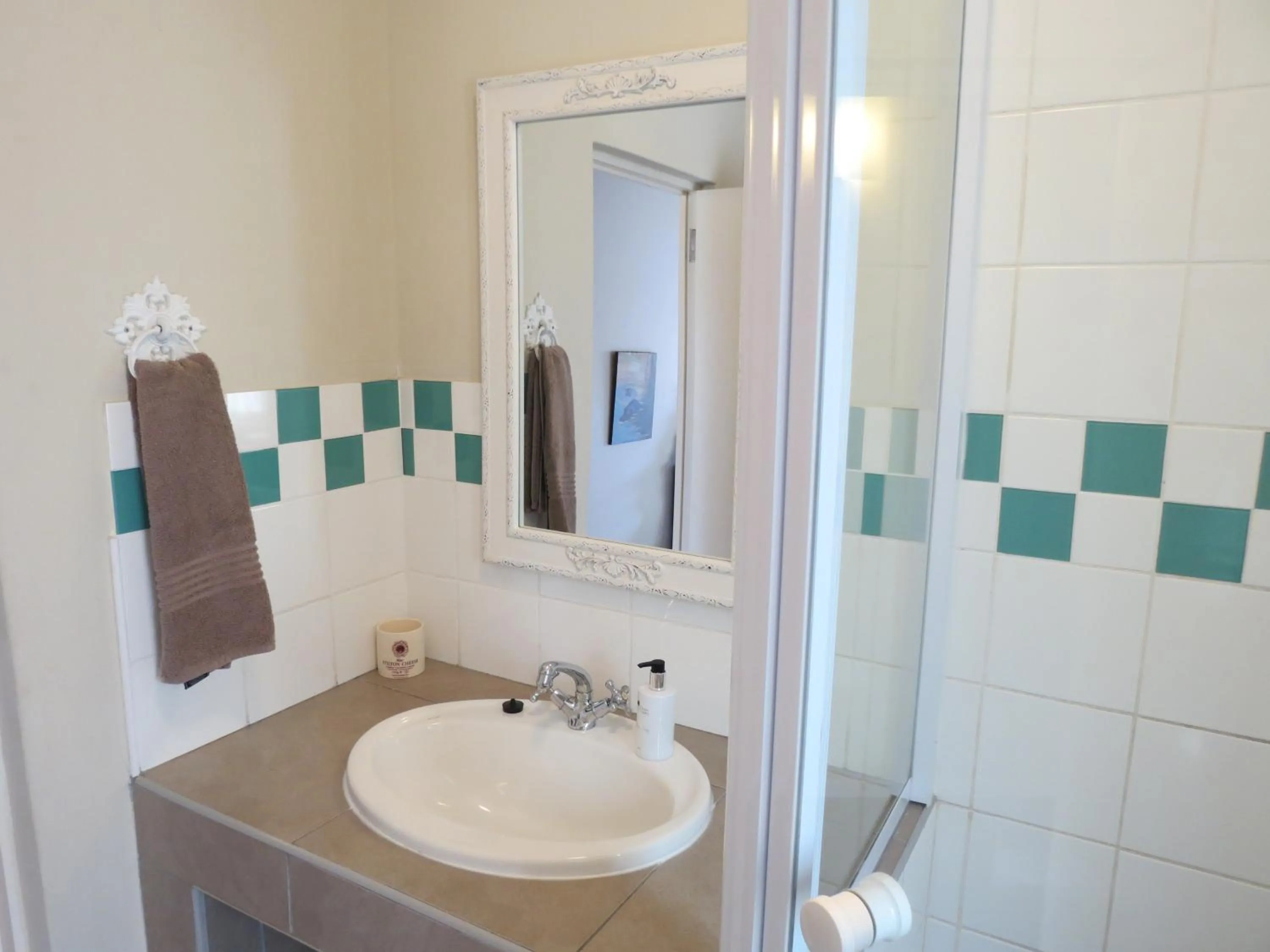 Bathroom in AppleBee Guest Cottages