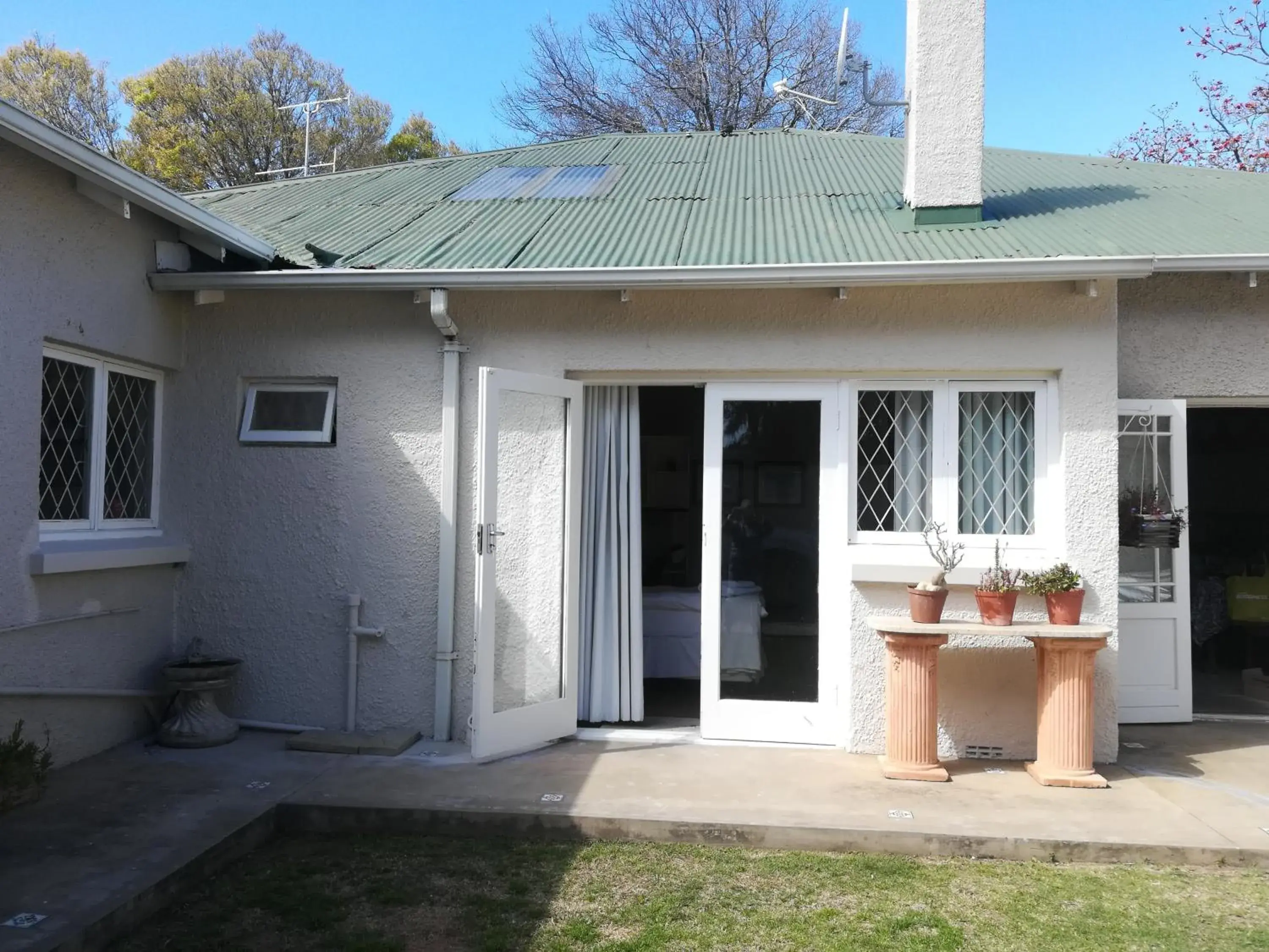 Facade/entrance in AppleBee Guest Cottages Facade/entrance in AppleBee Guest Cottages