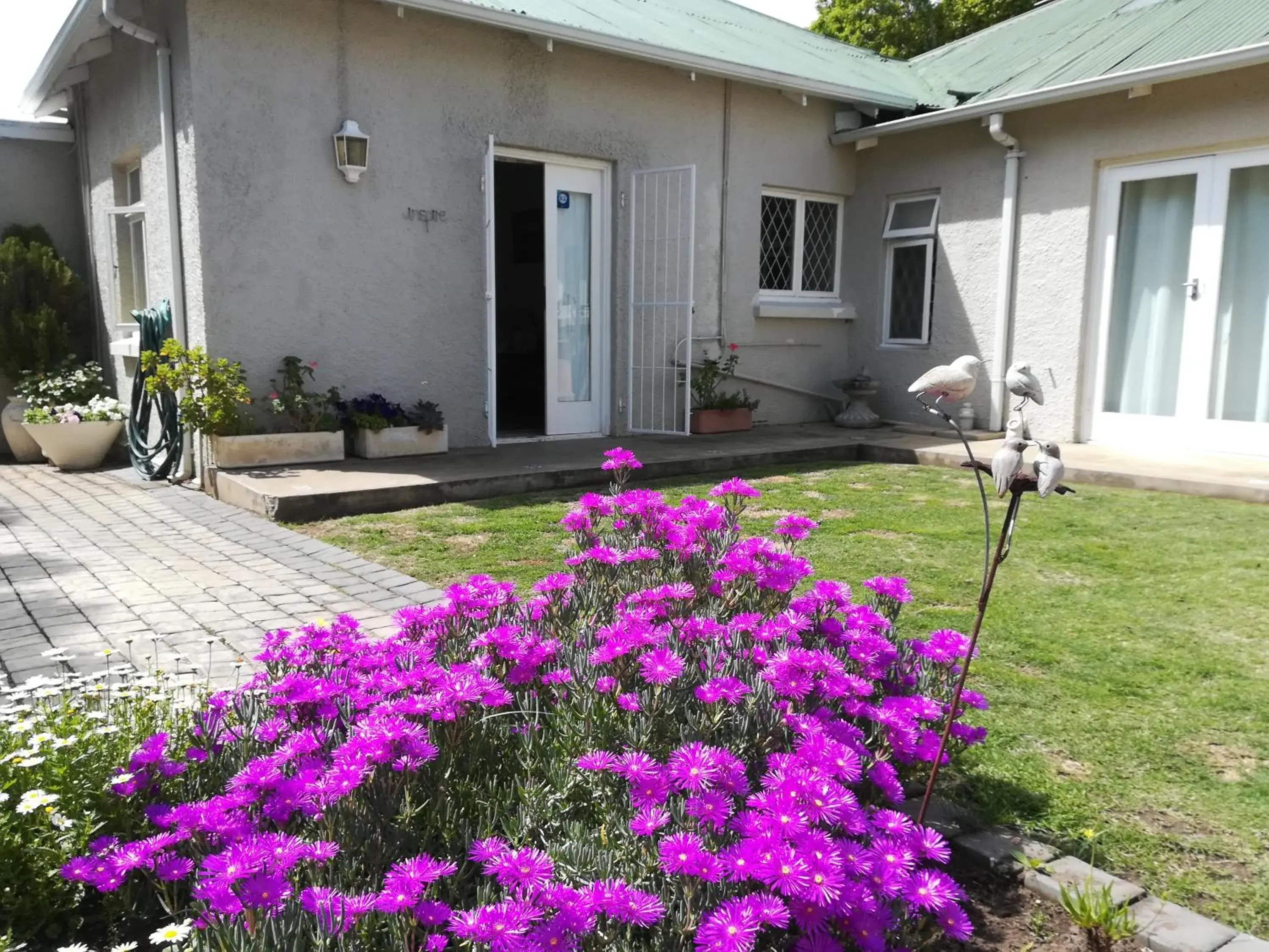 Facade/entrance in AppleBee Guest Cottages Facade/entrance in AppleBee Guest Cottages