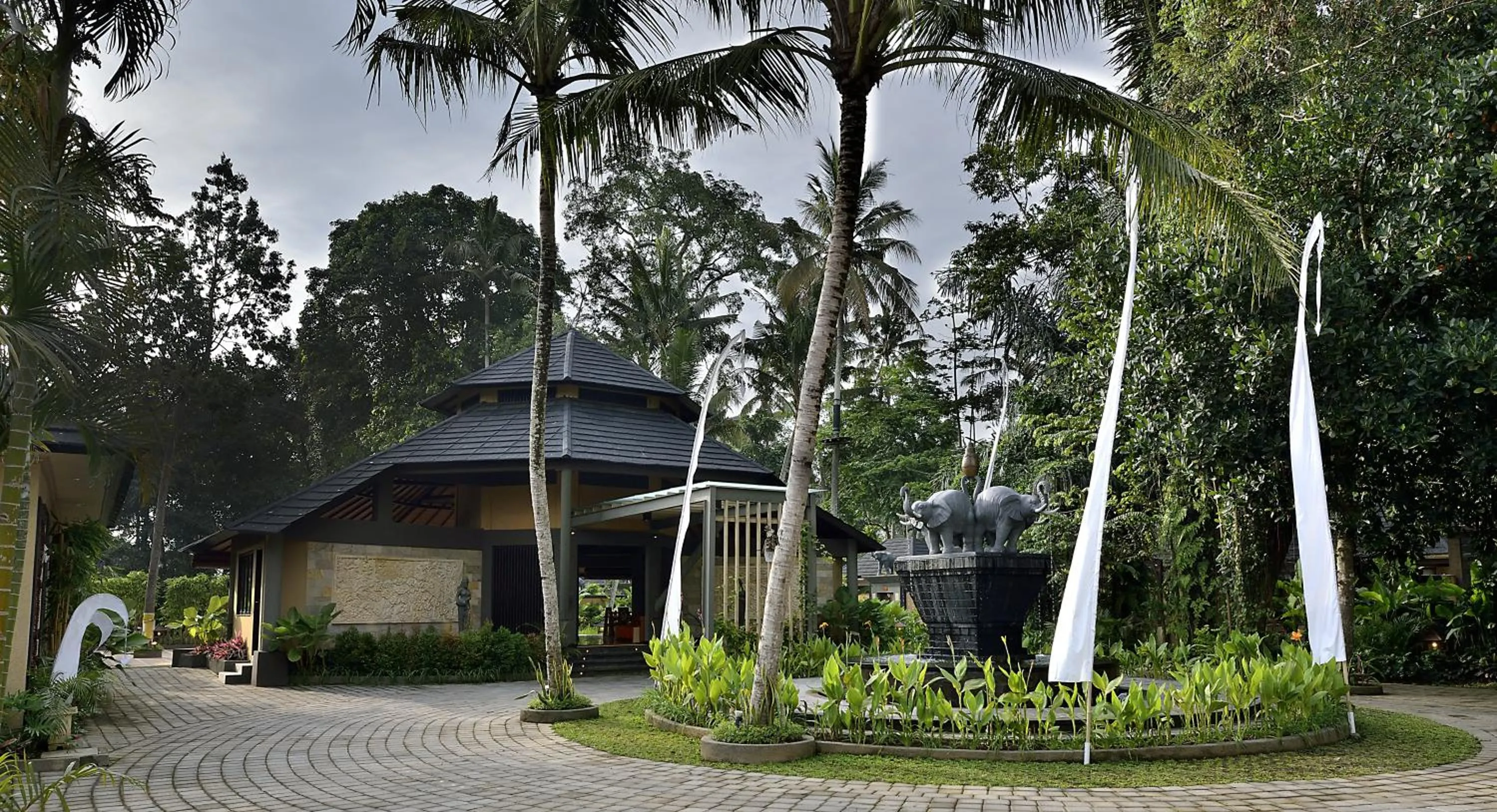 Property building in Gino Feruci Villa Ubud by KAGUM Hotels