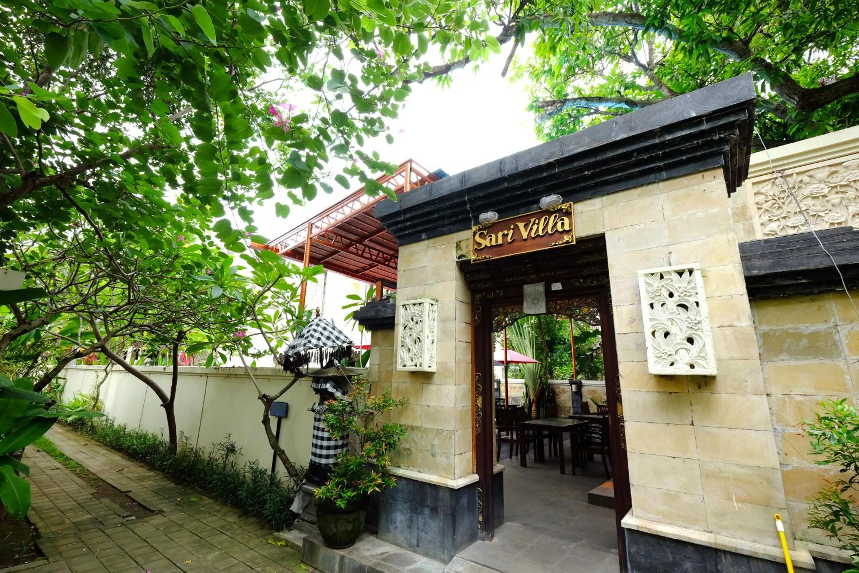 Facade/entrance in Sari Villa Sanur Beach