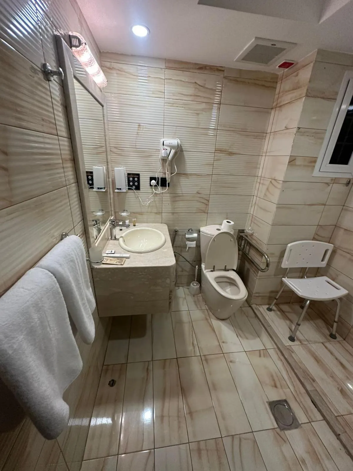 PRIMOTEL Elite As Salamah - Serviced Apartments