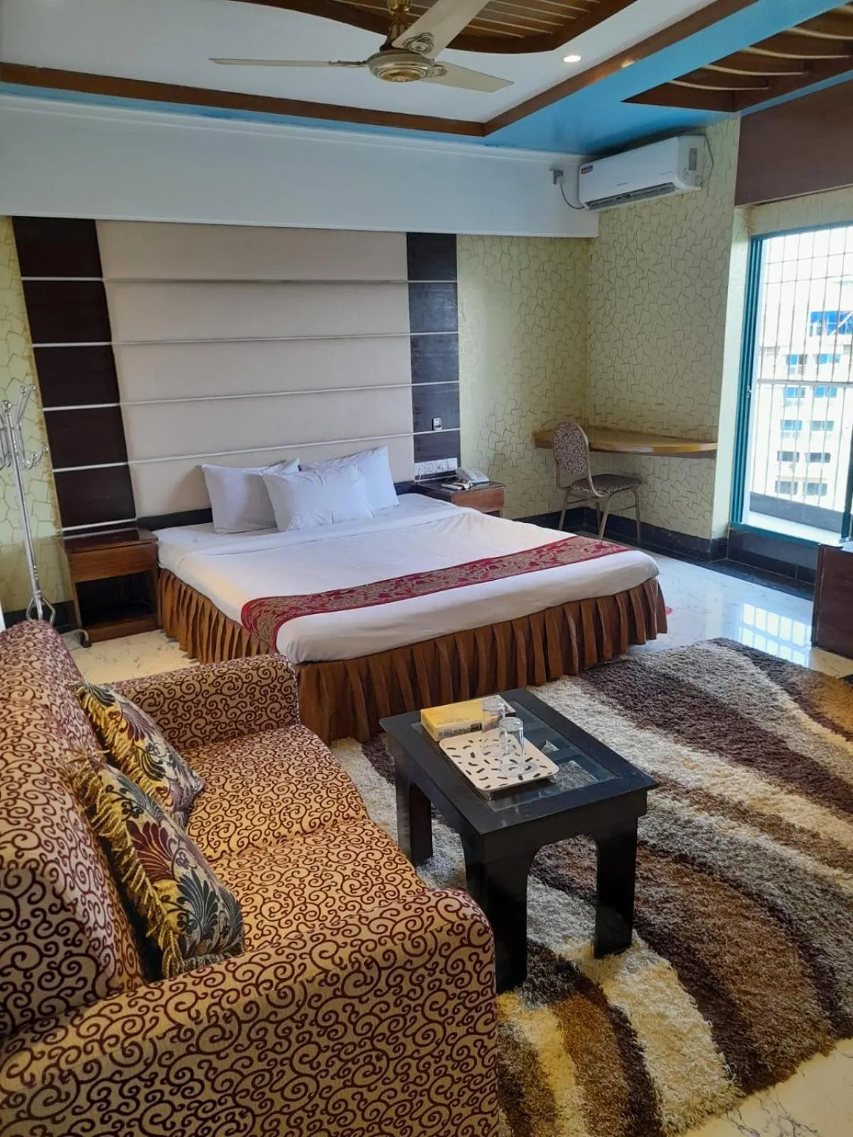 Bed in Hotel Sea World Cox's Bazar