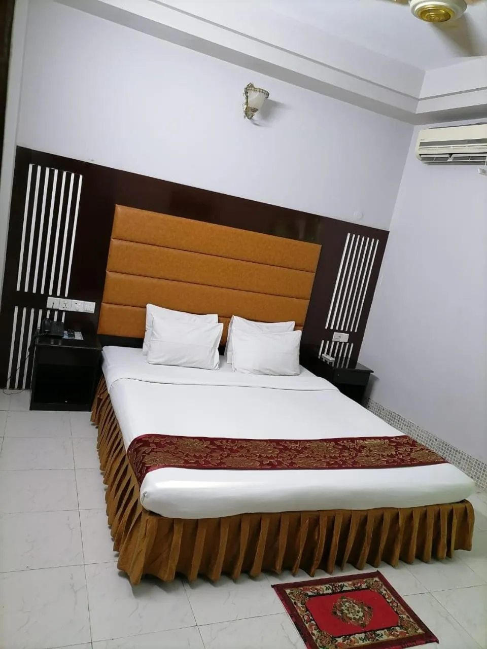 Bed in Hotel Sea World Cox's Bazar