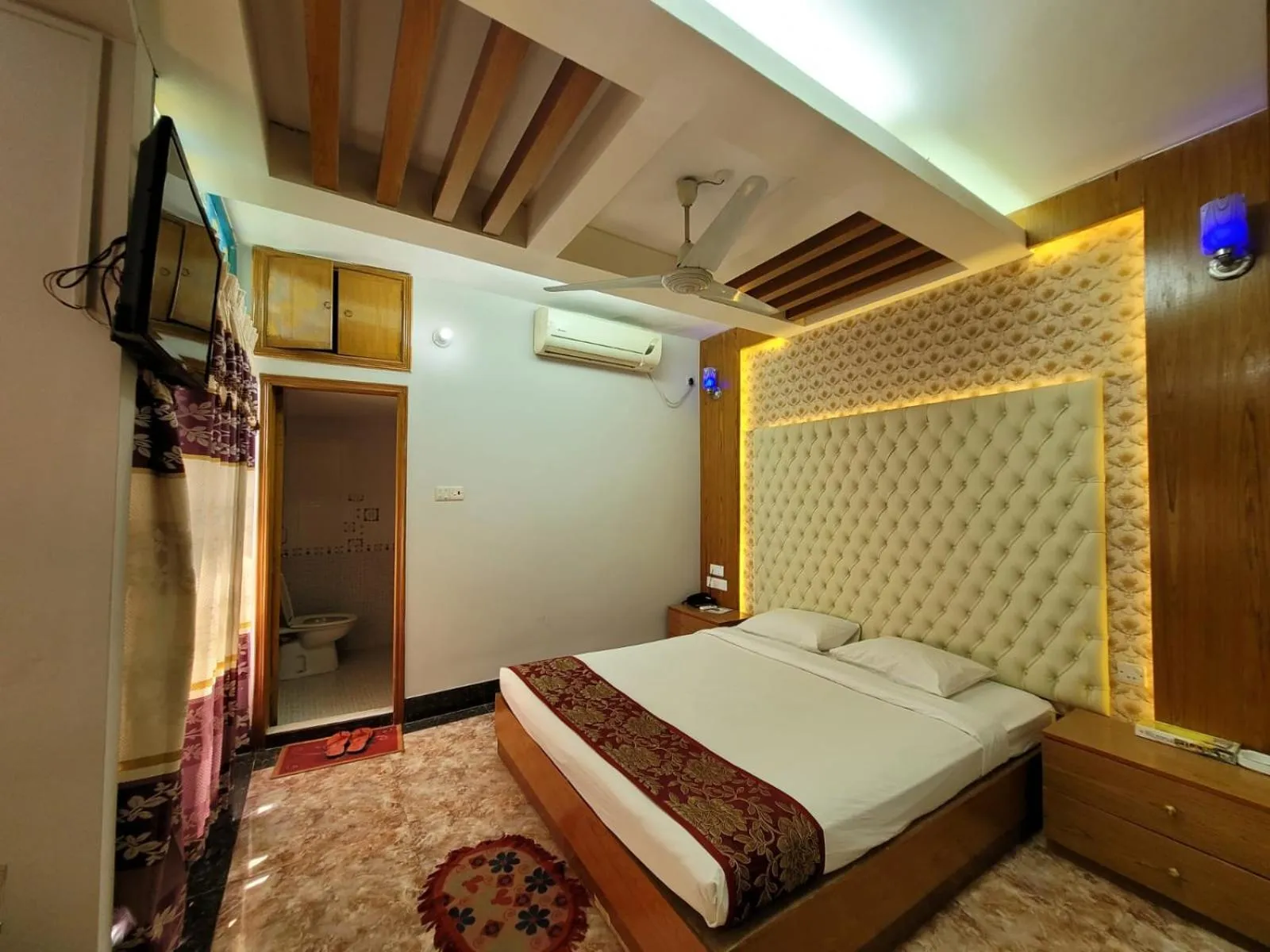 Bed in Hotel Sea World Cox's Bazar