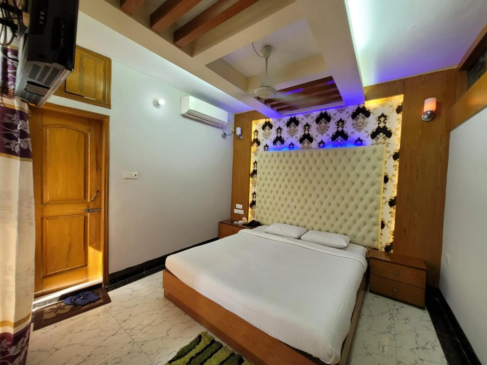 Bed in Hotel Sea World Cox's Bazar