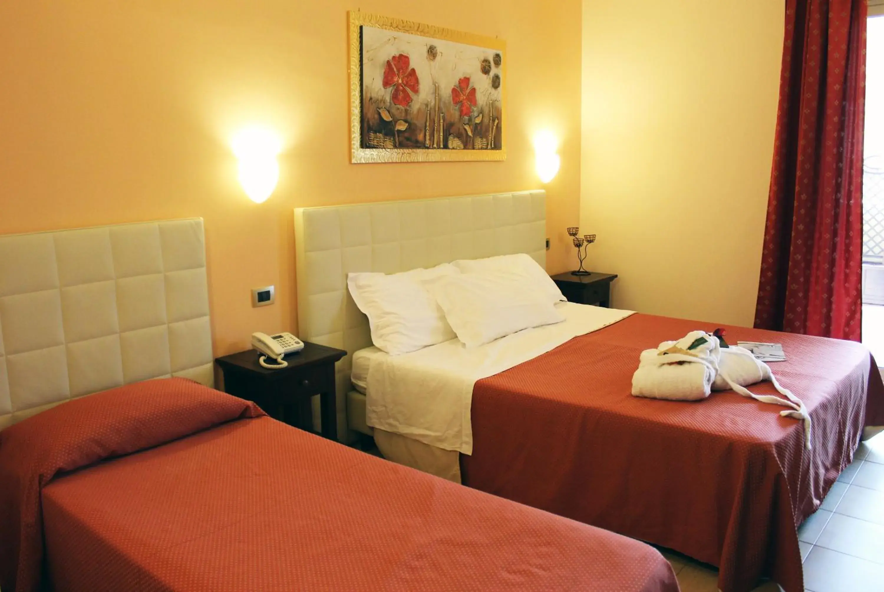 Double or Twin Room - single occupancy in Hotel Vittorio Emanuele Double or Twin Room - single occupancy in Hotel Vittorio Emanuele