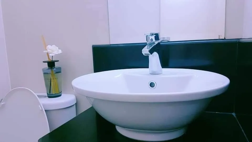 One Palm Tree Villas Condo Across NAIA Terminal 3