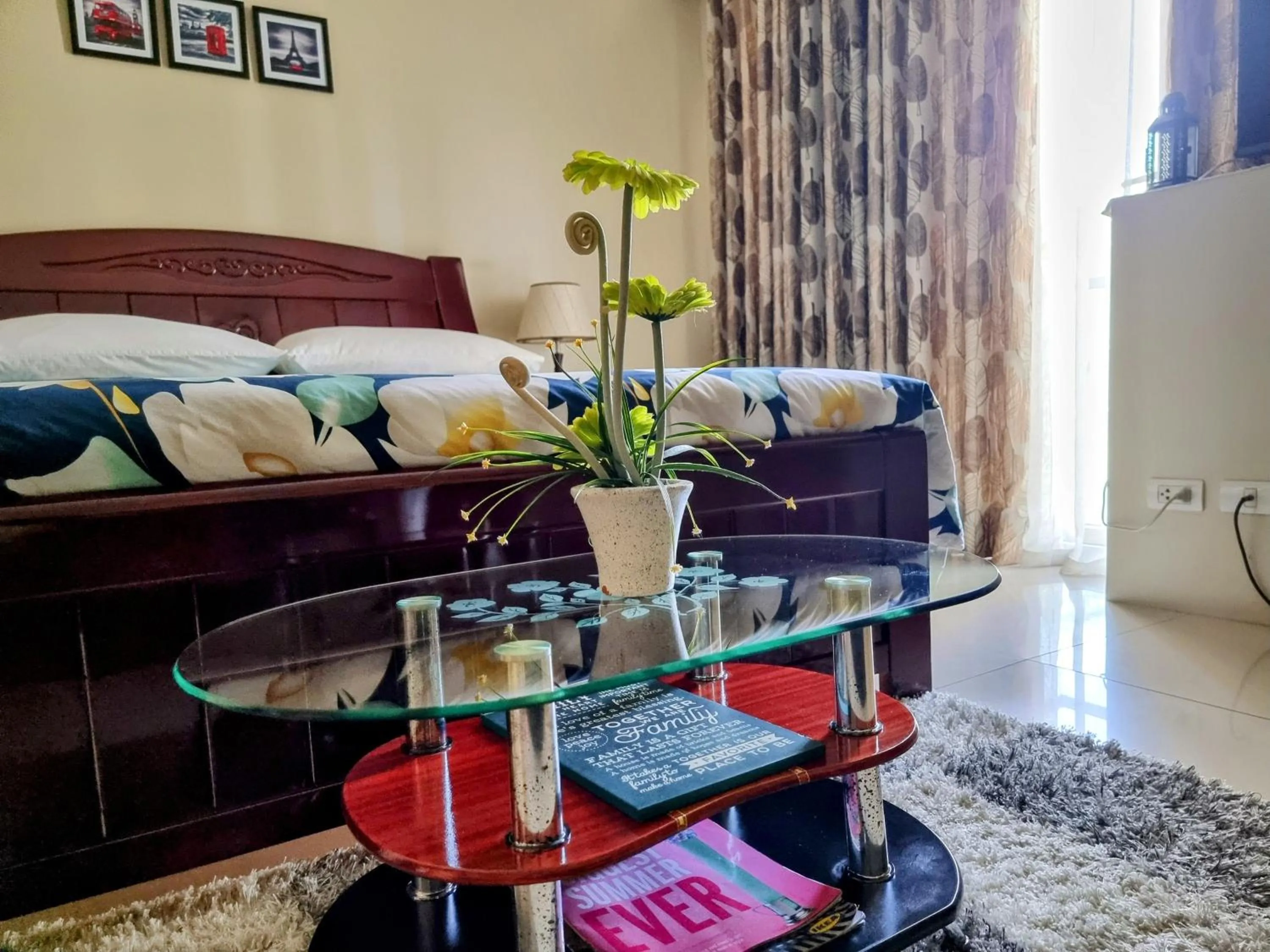 Bedroom in One Palm Tree Villas Condo Across NAIA Terminal 3