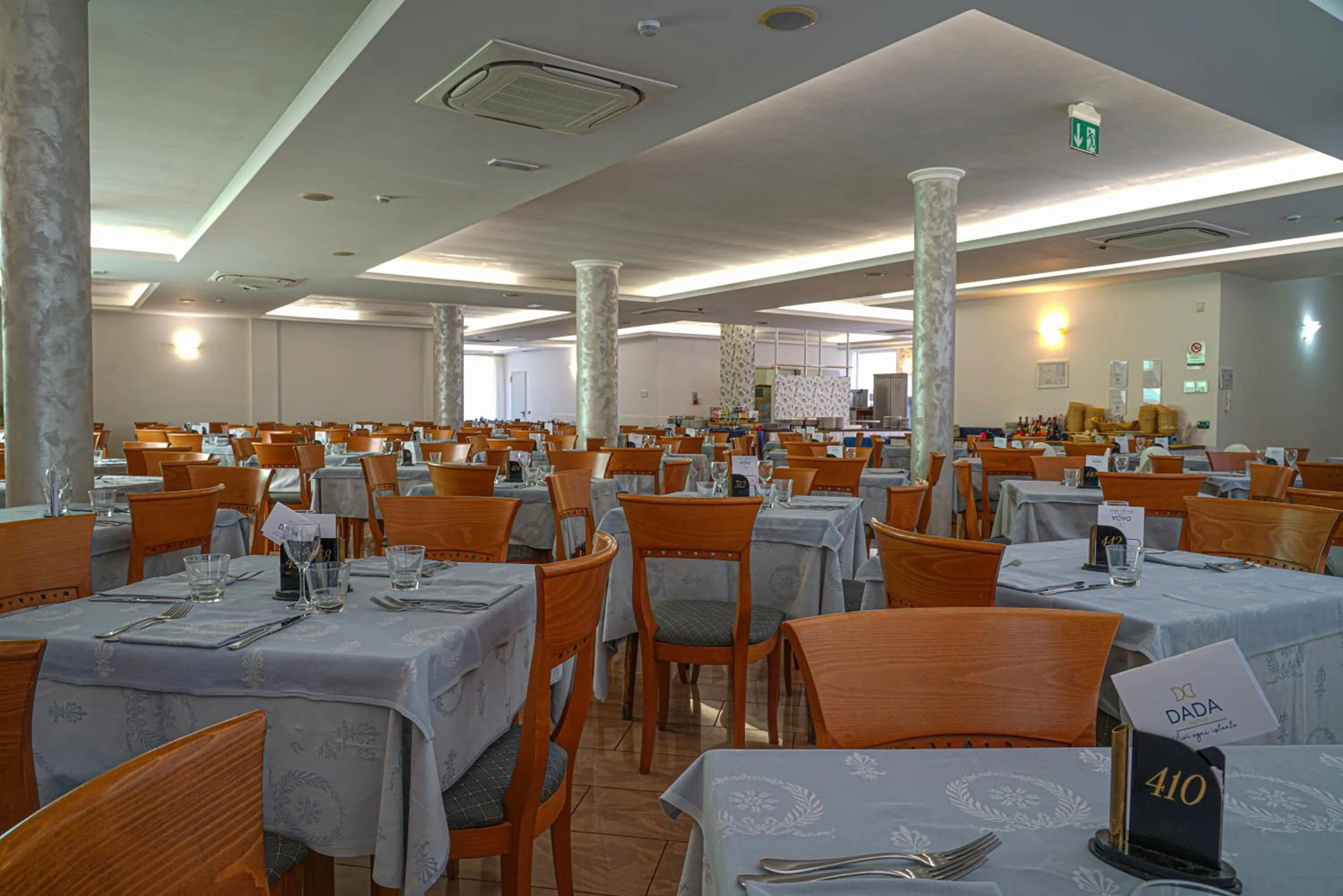 Restaurant/places to eat in Dasamo Hotel - Dada Hotels