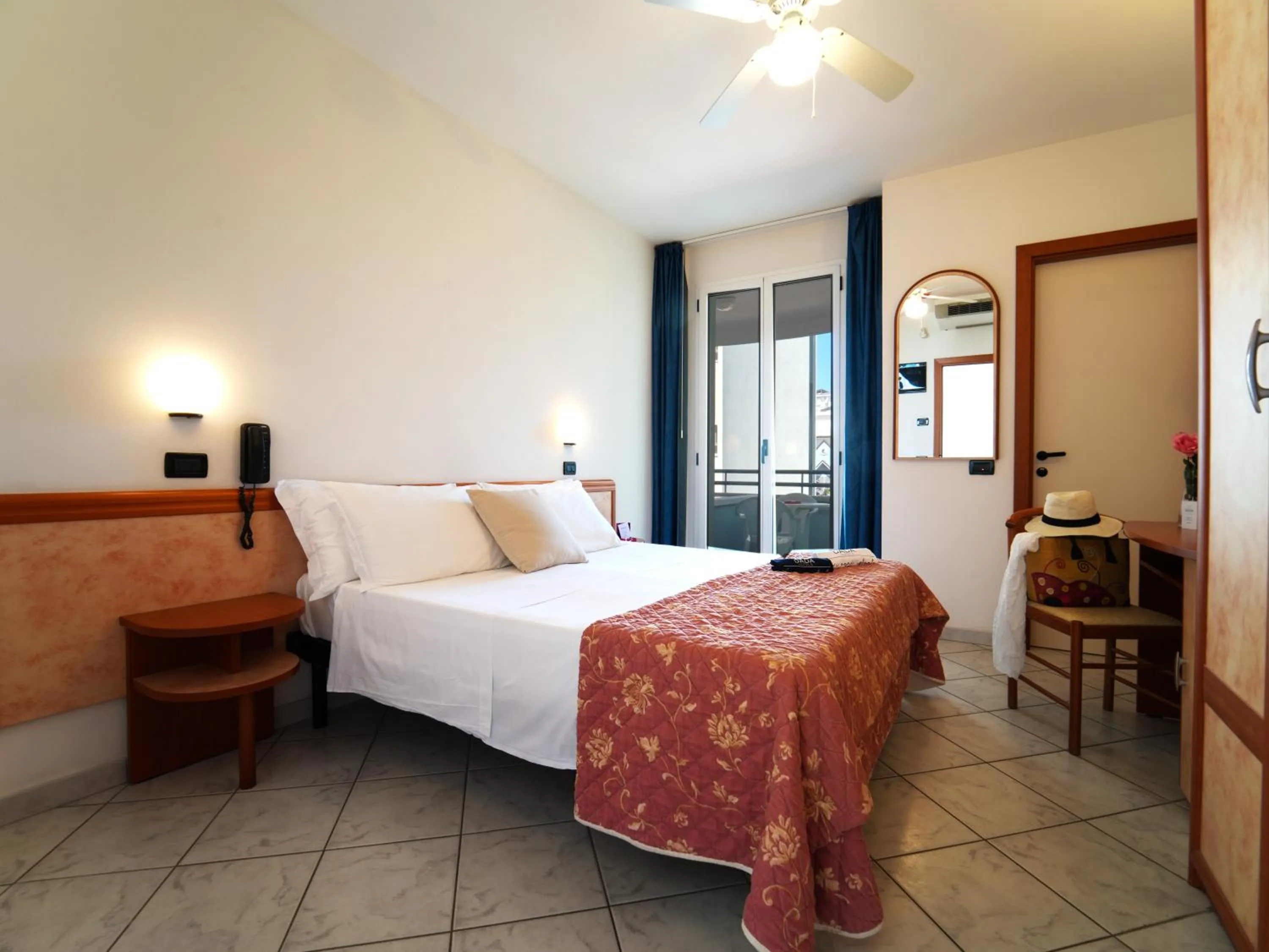 Bedroom in Dasamo Hotel - Dada Hotels