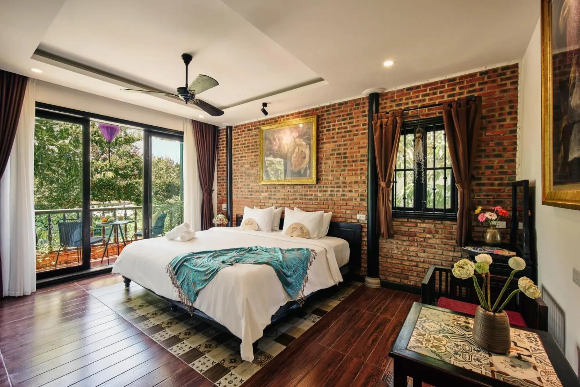 King Room with Balcony in Art Museum Villa Hoi An King Room with Balcony in Art Museum Villa Hoi An