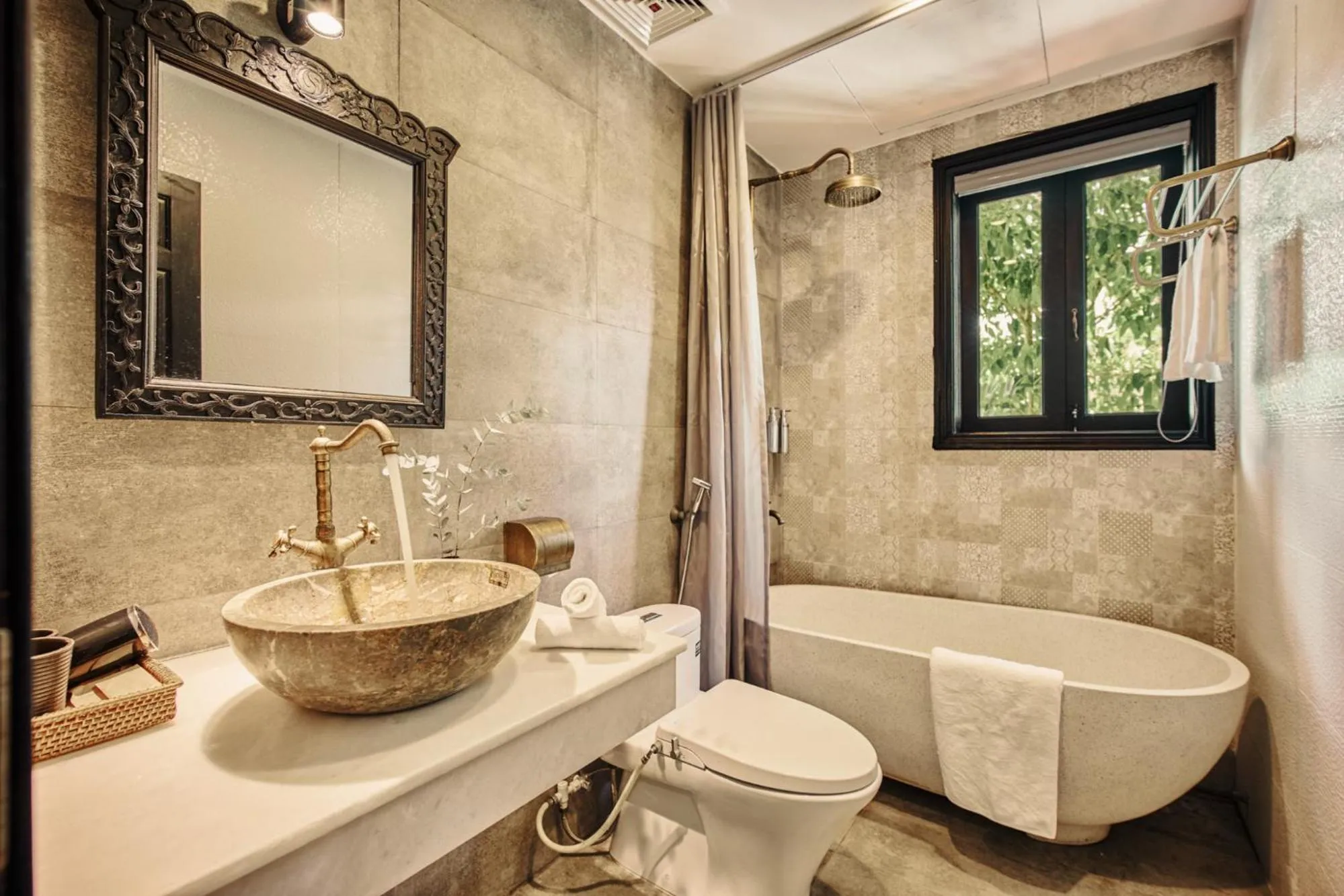 Shower in Art Museum Villa Hoi An