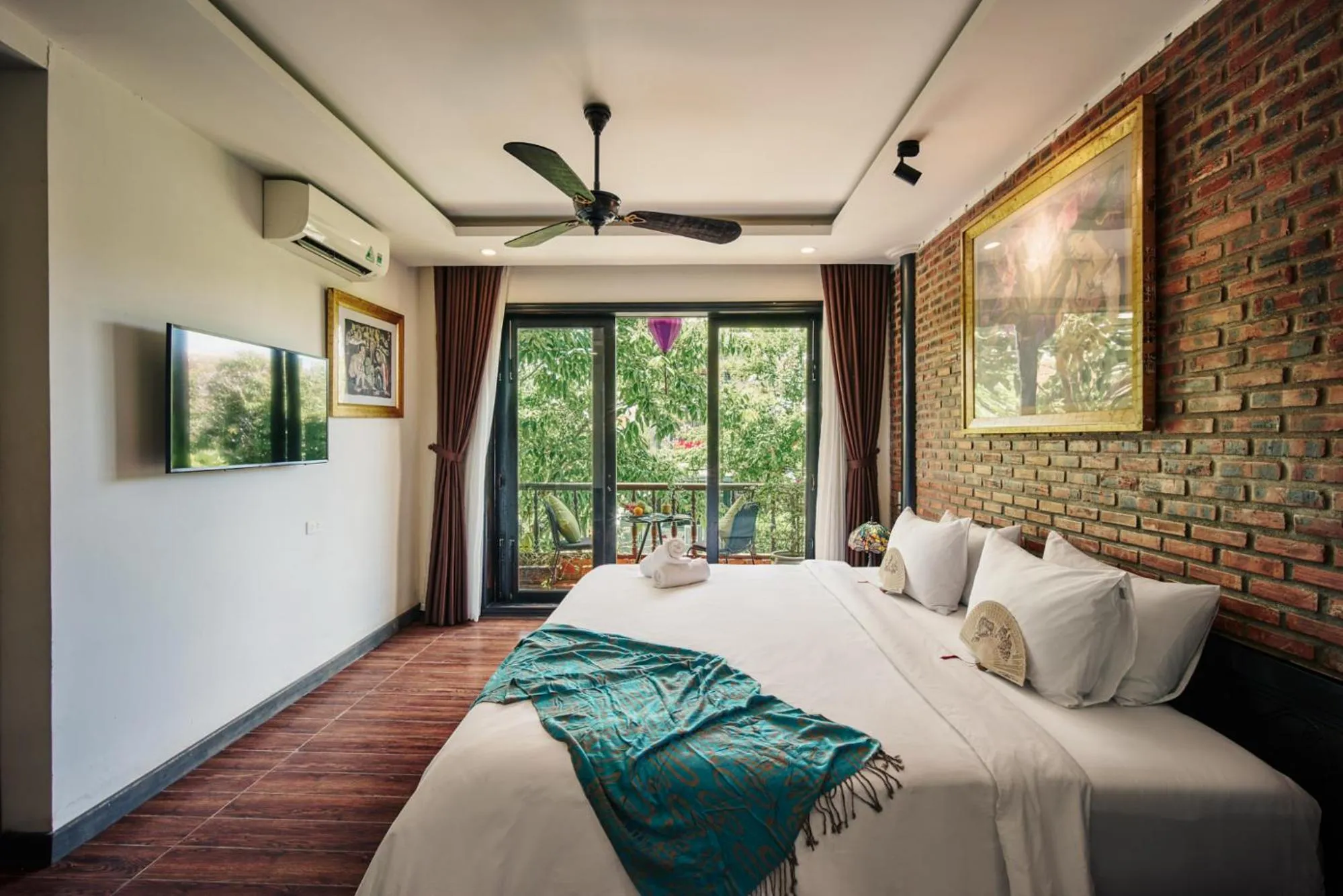 Photo of the whole room, Bed in Art Museum Villa Hoi An