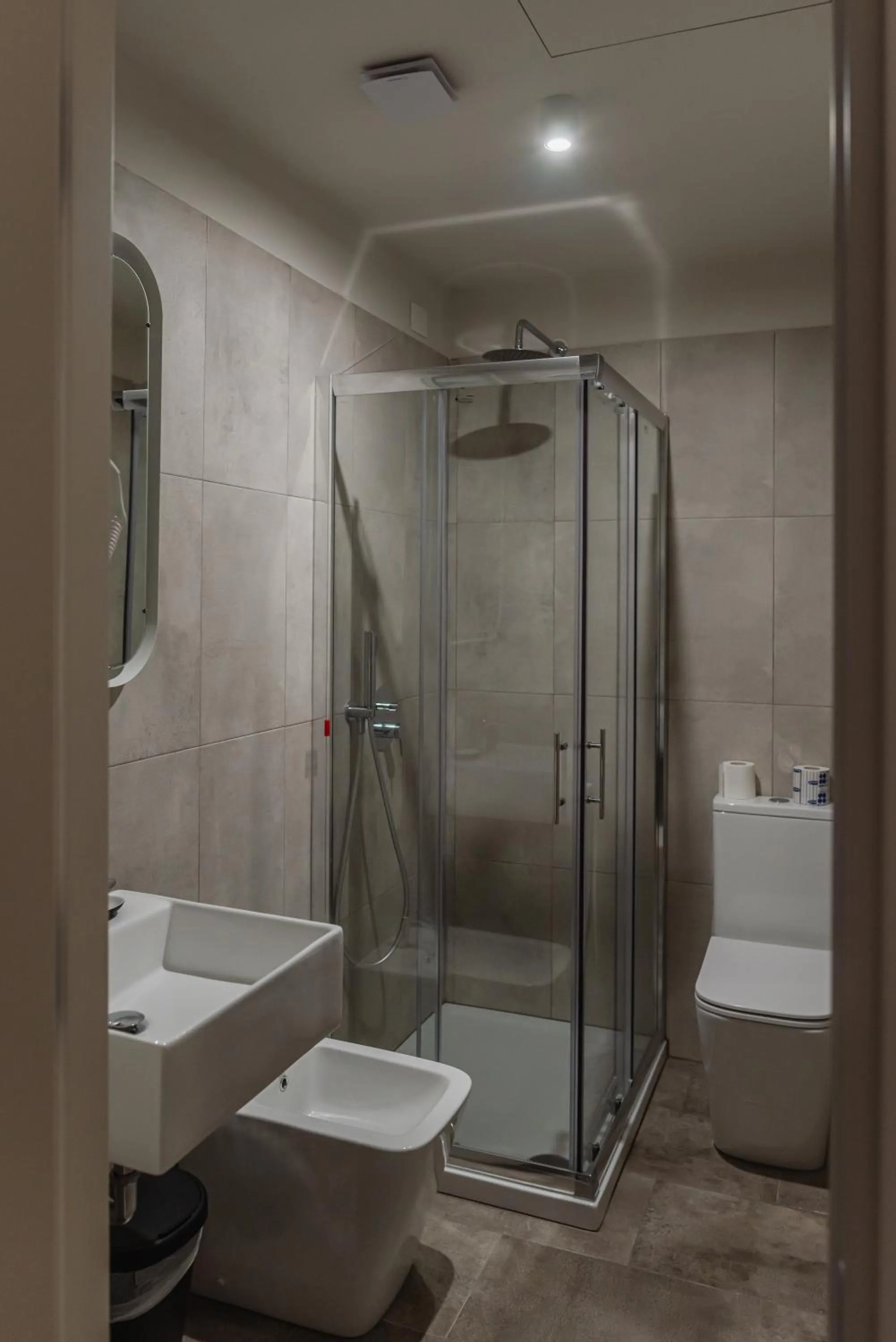 Shower in Hotel Del Sole