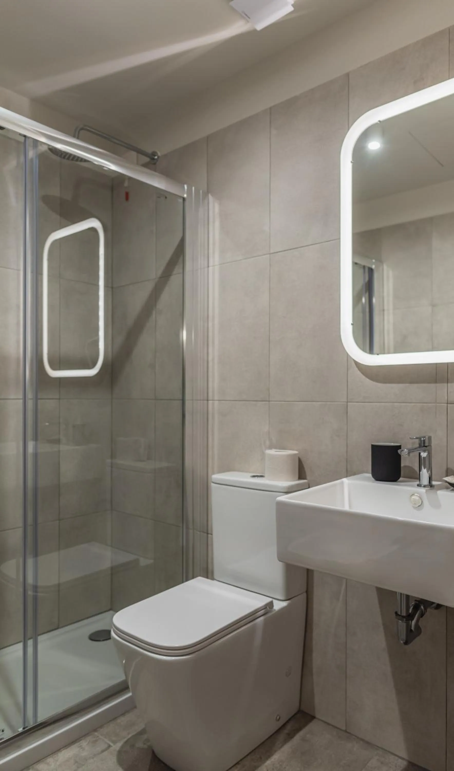 Shower in Hotel Del Sole