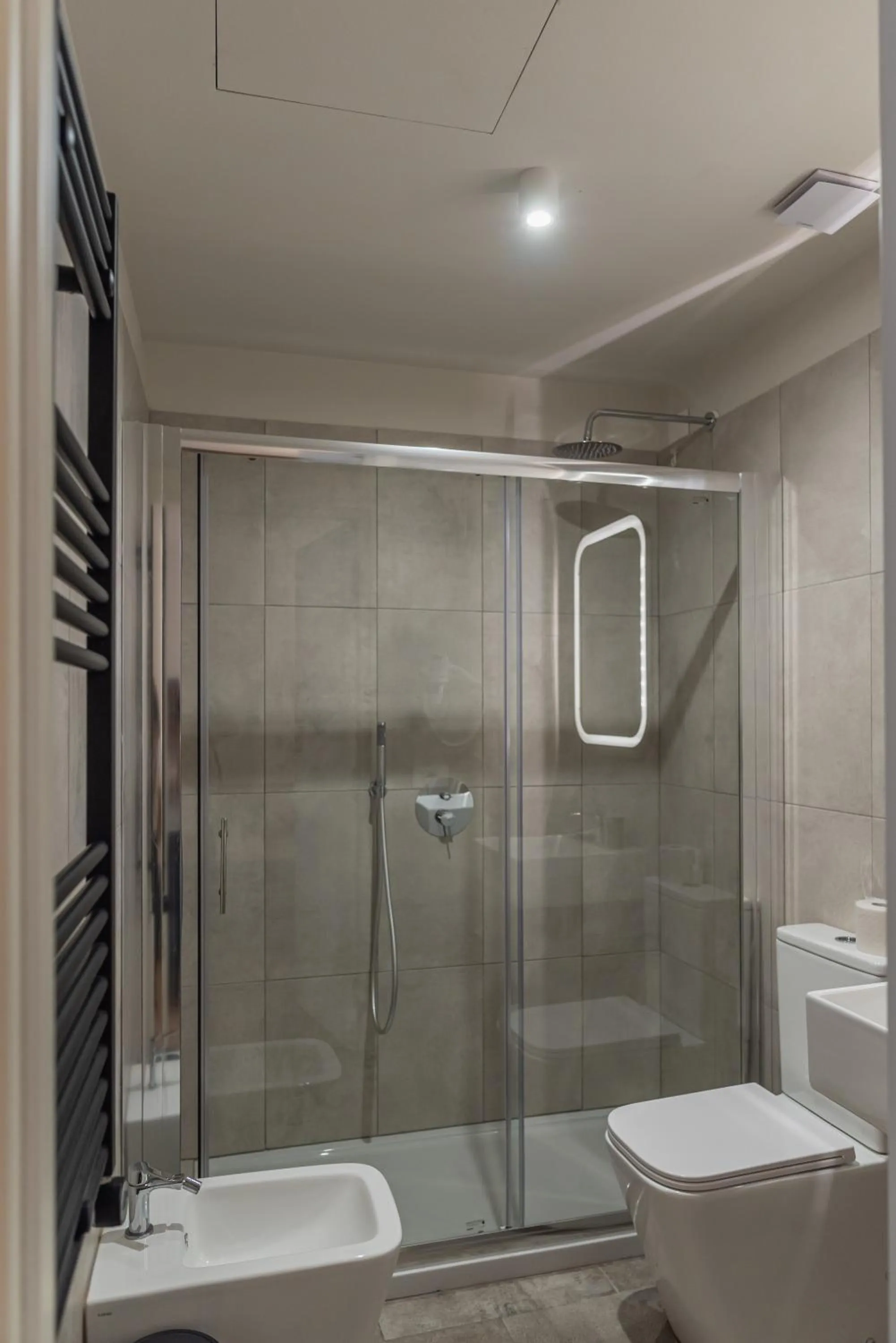 Shower in Hotel Del Sole