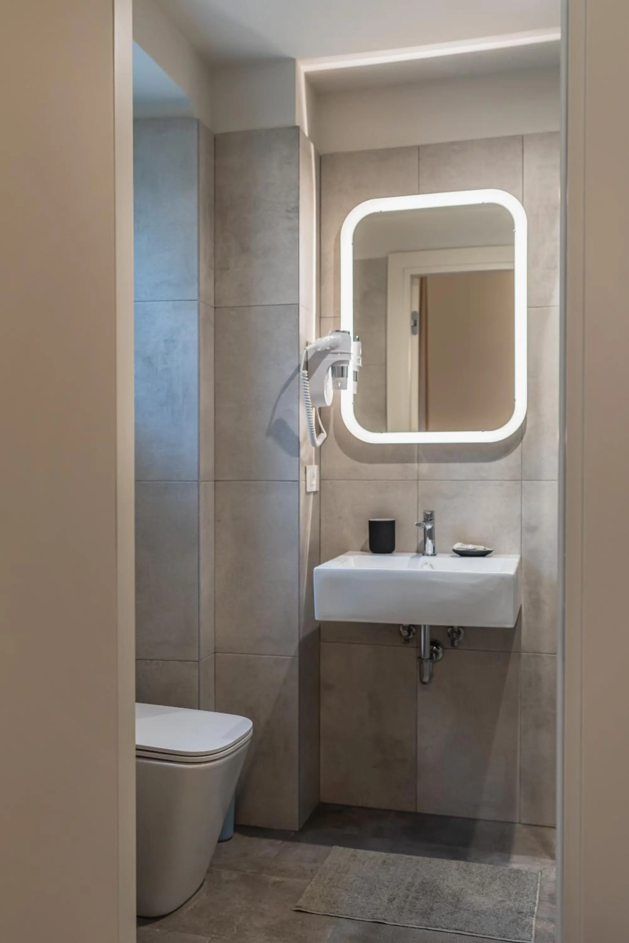 Shower in Hotel Del Sole