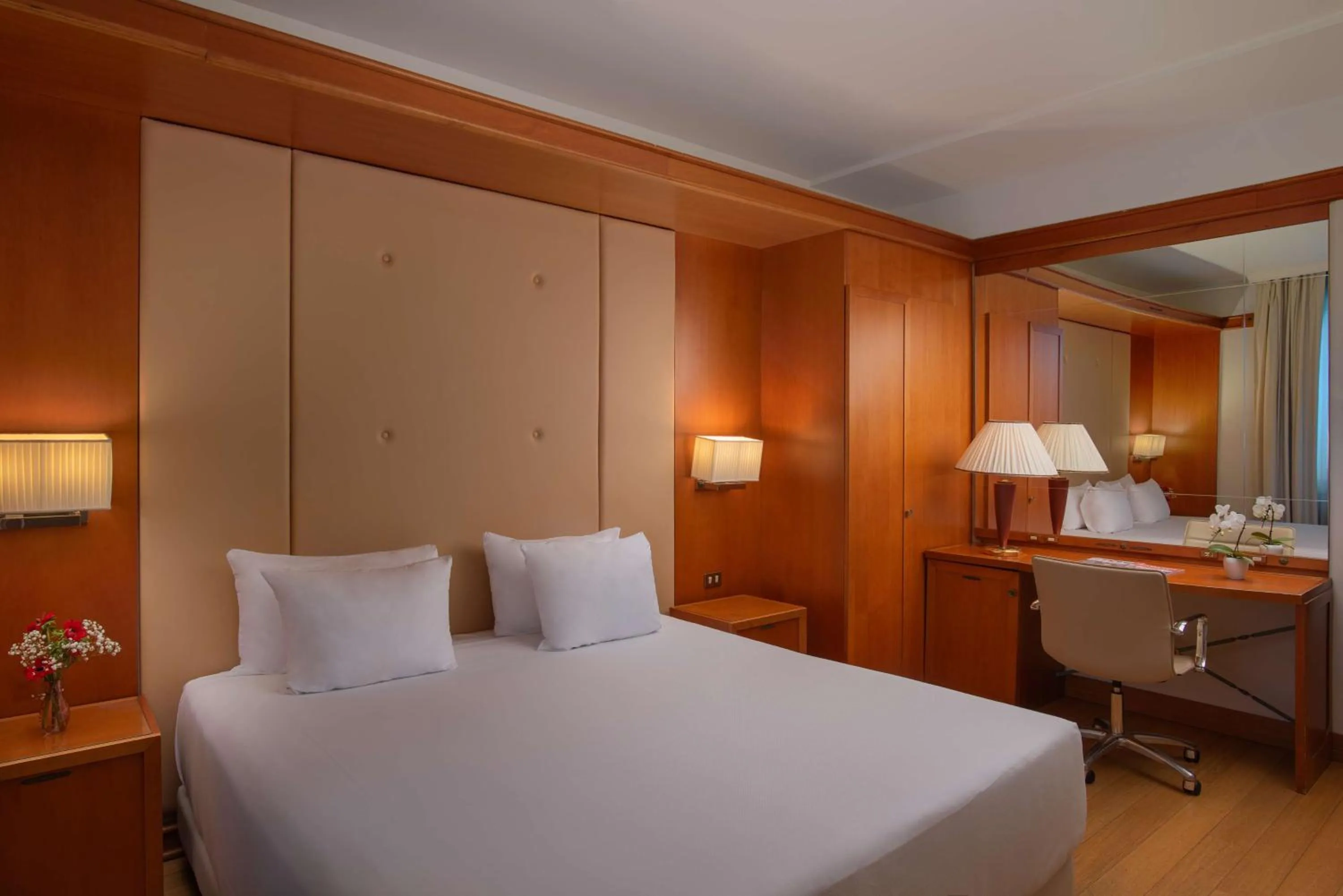 Bedroom, Bed in NH Pisa