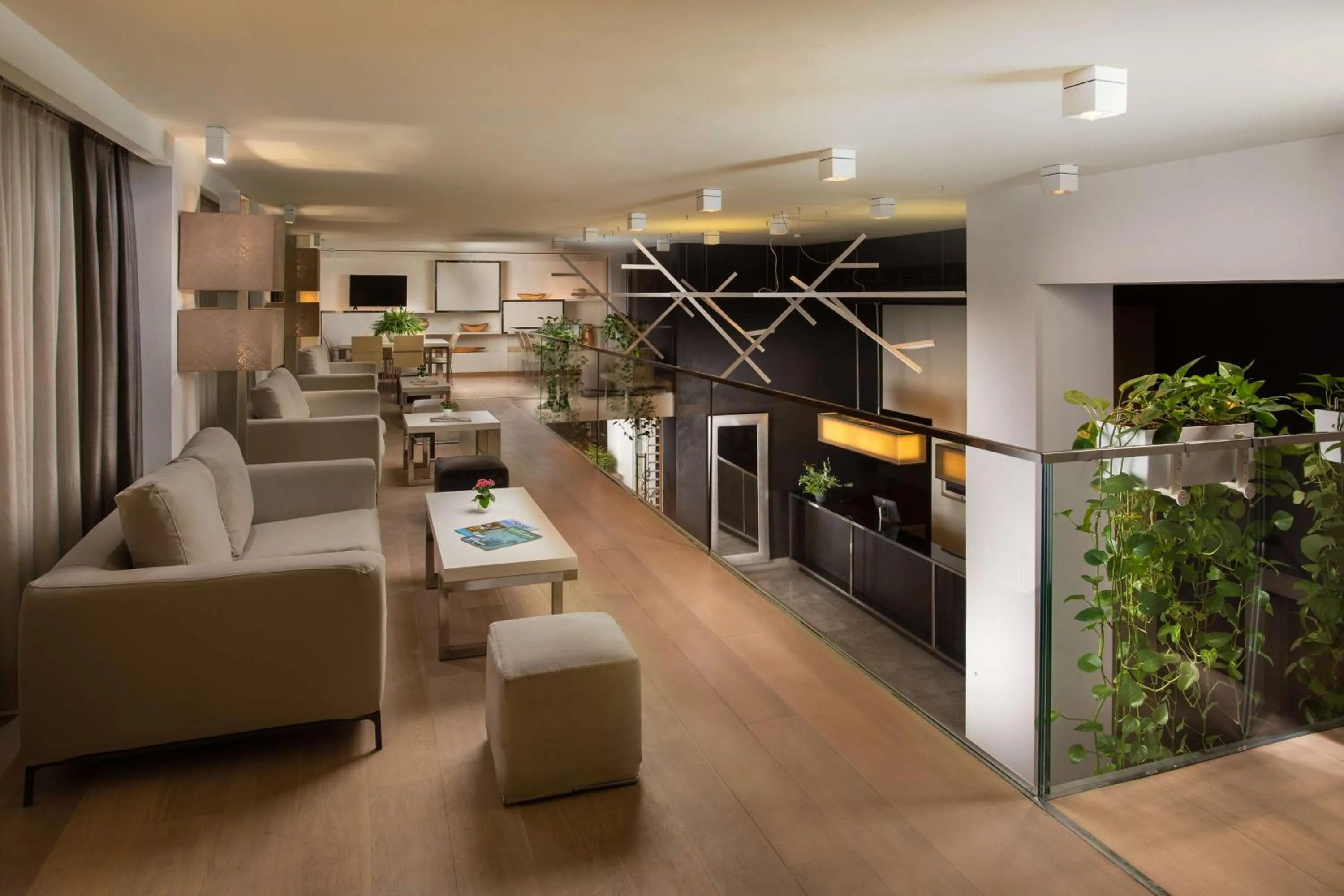 Lobby or reception in NH Pisa