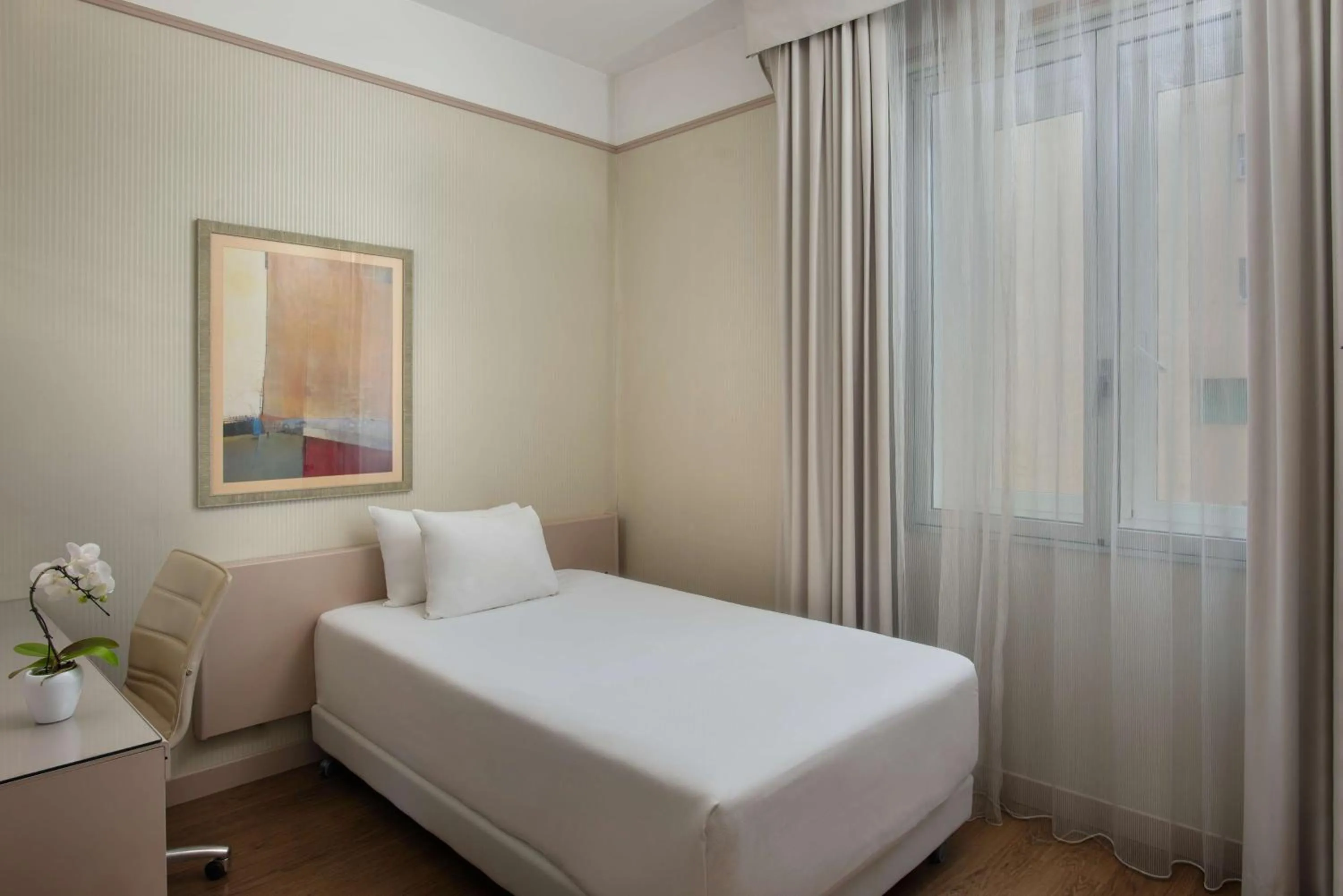 Standard Single Room in NH Pisa