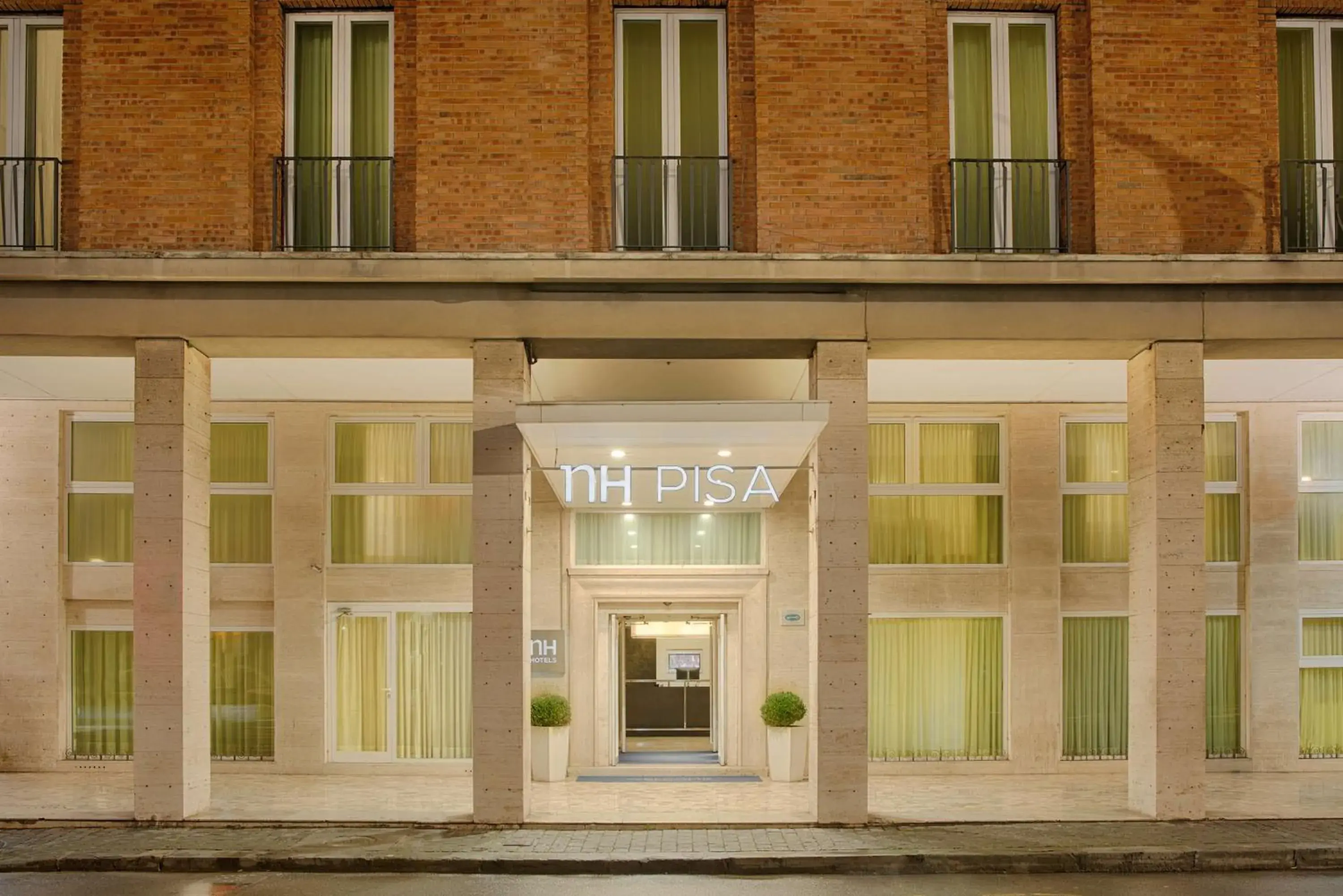 Property building in NH Pisa Property building in NH Pisa