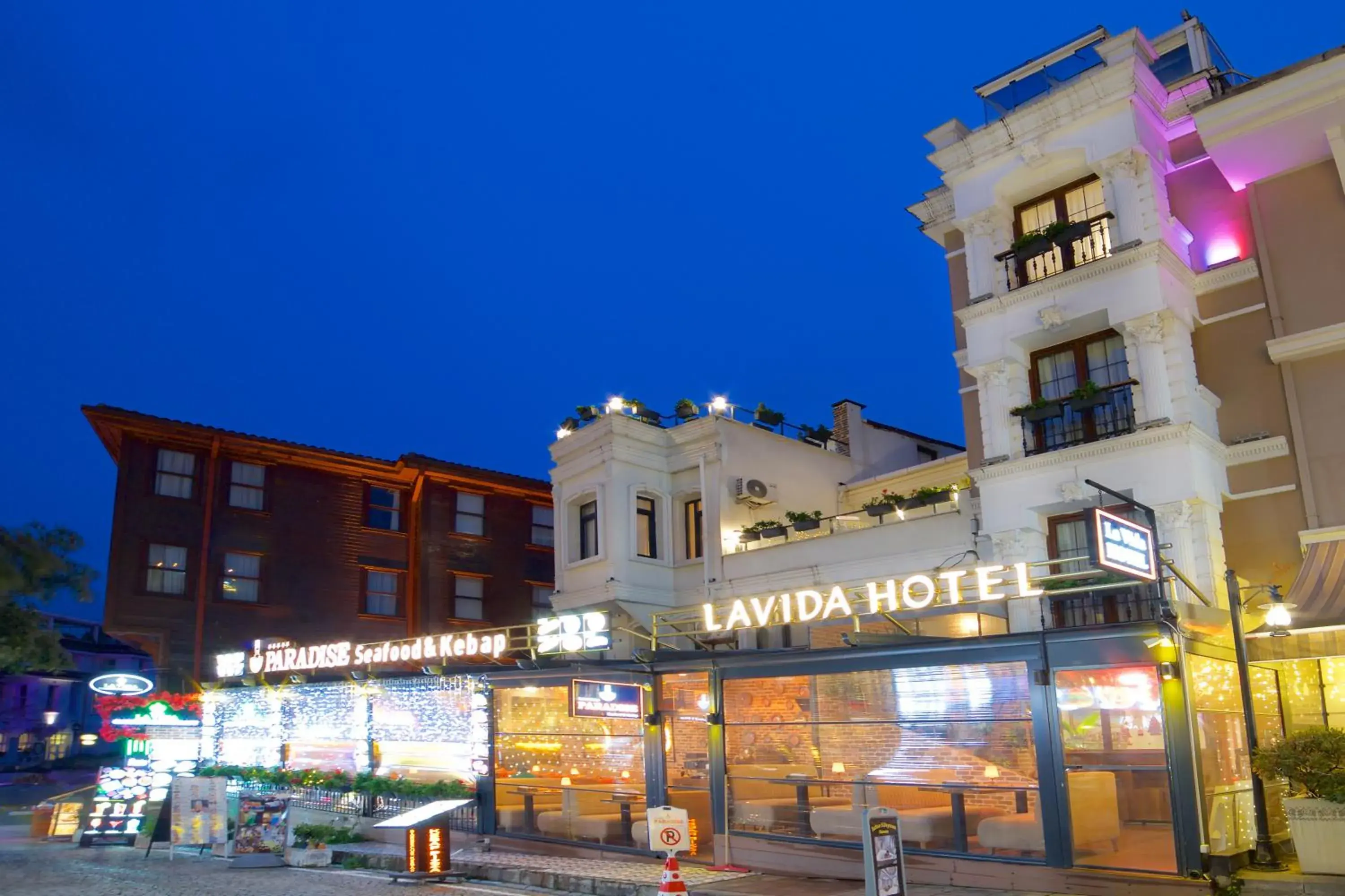 Property building in La Vida Old City Hotel Property building in La Vida Old City Hotel