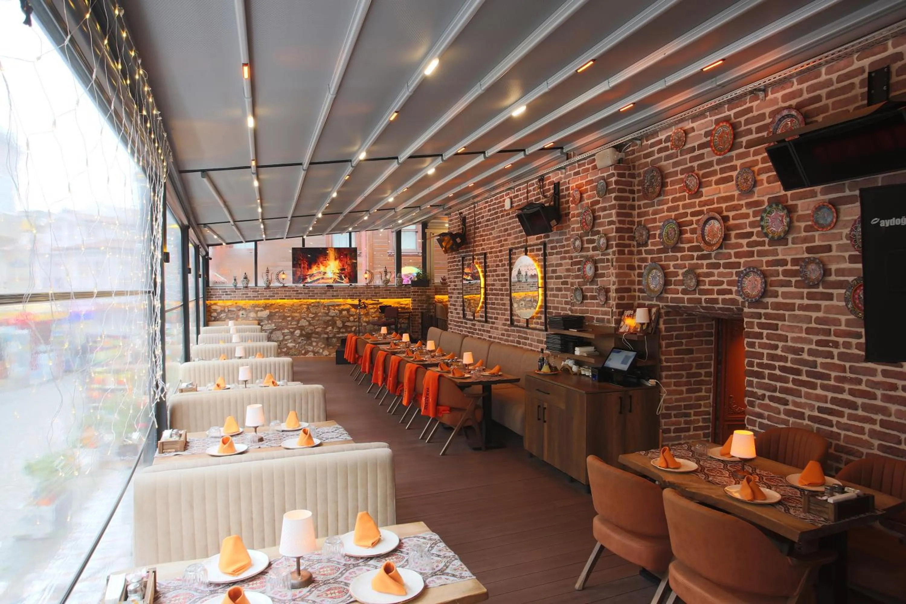 Restaurant/places to eat in La Vida Old City Hotel