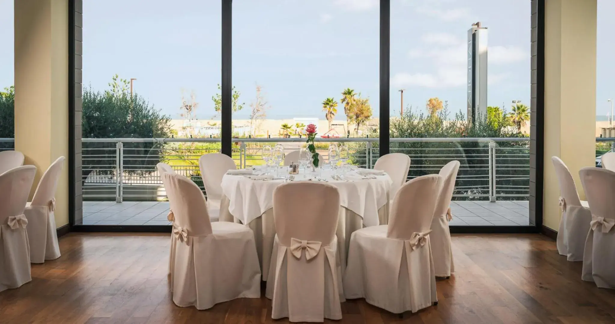 Restaurant/places to eat in National Hotel Restaurant/places to eat in National Hotel