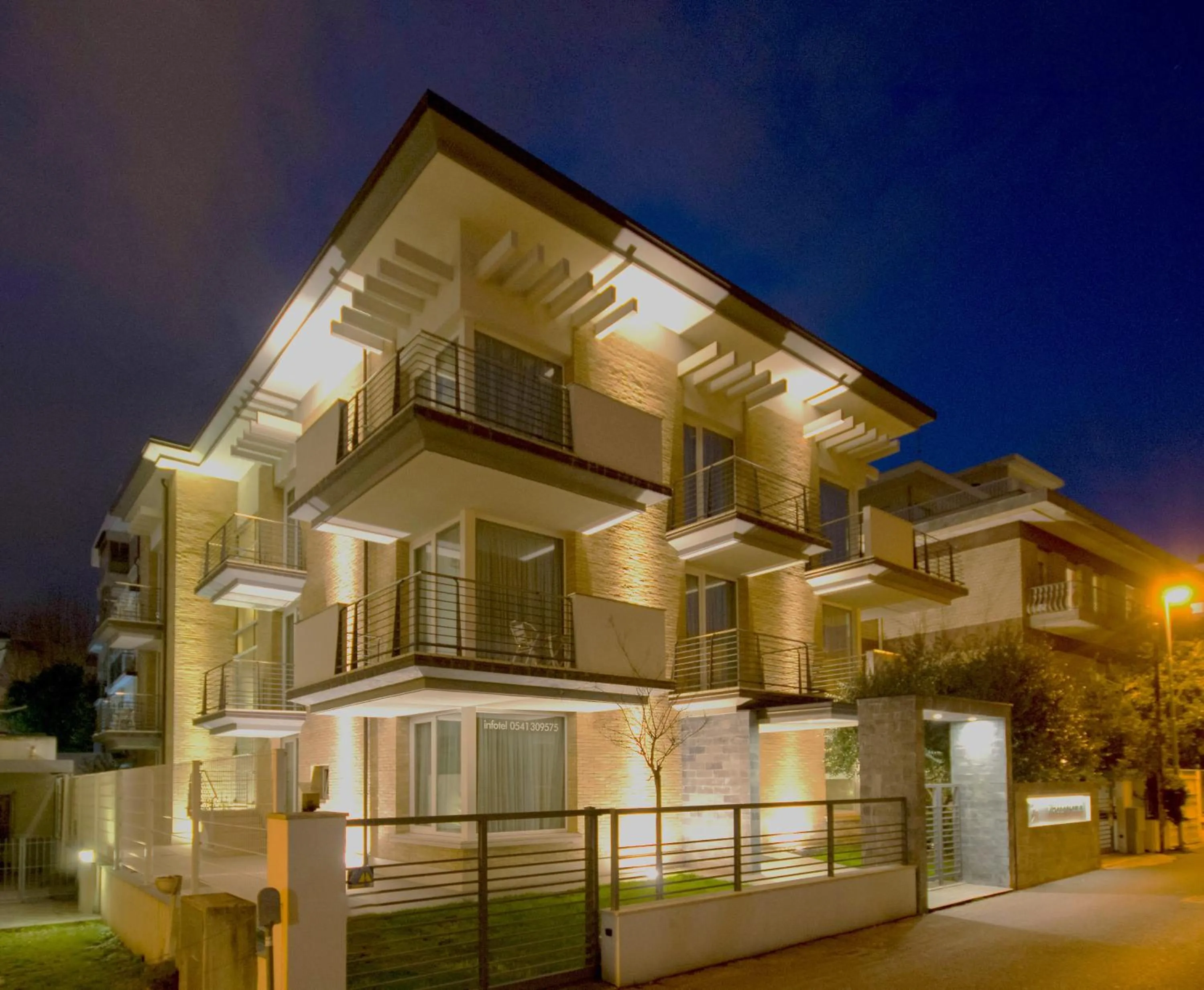 Suite - Annex in National Hotel