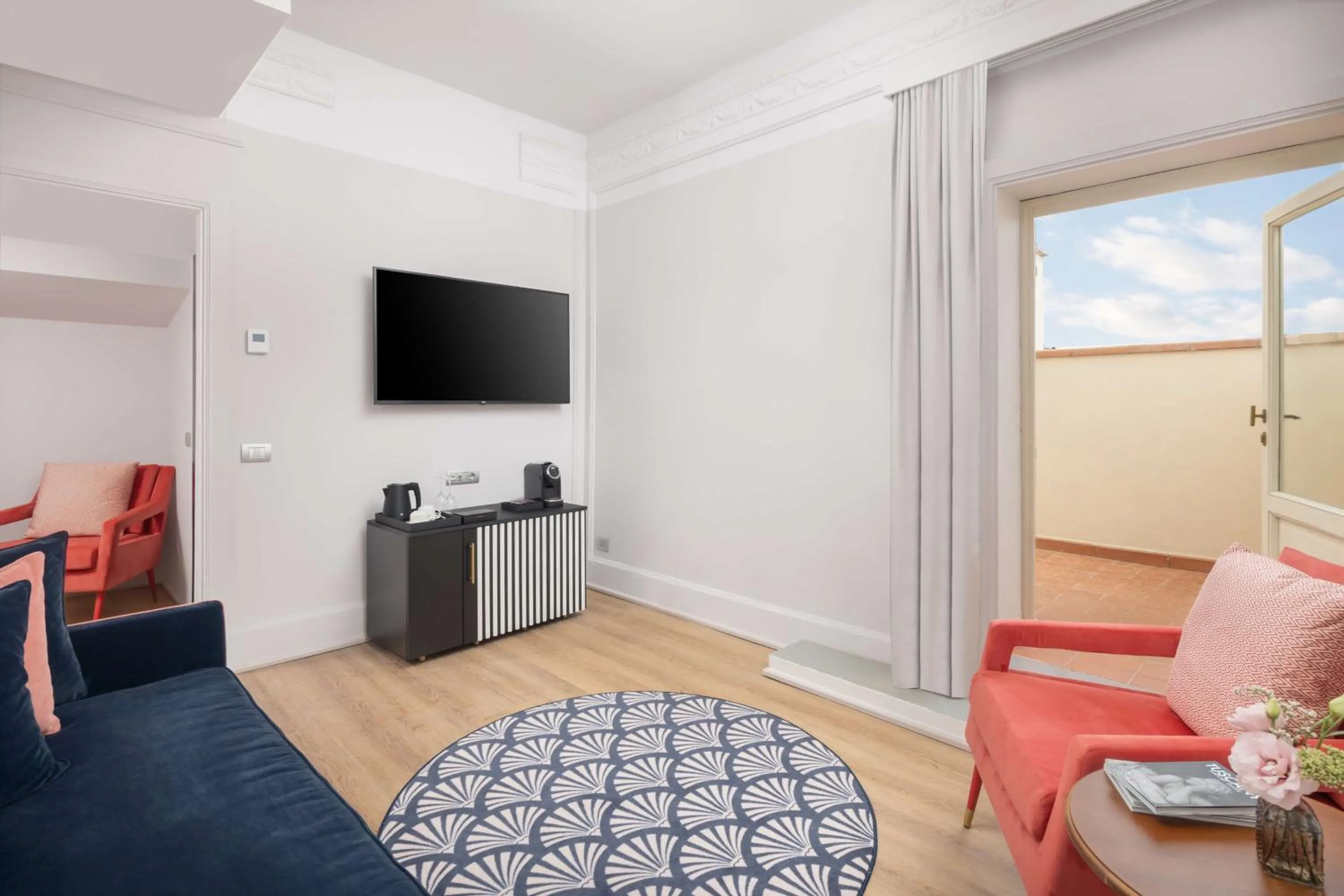 Living room, Bed in Anglo American Hotel Florence, Curio Collection By Hilton