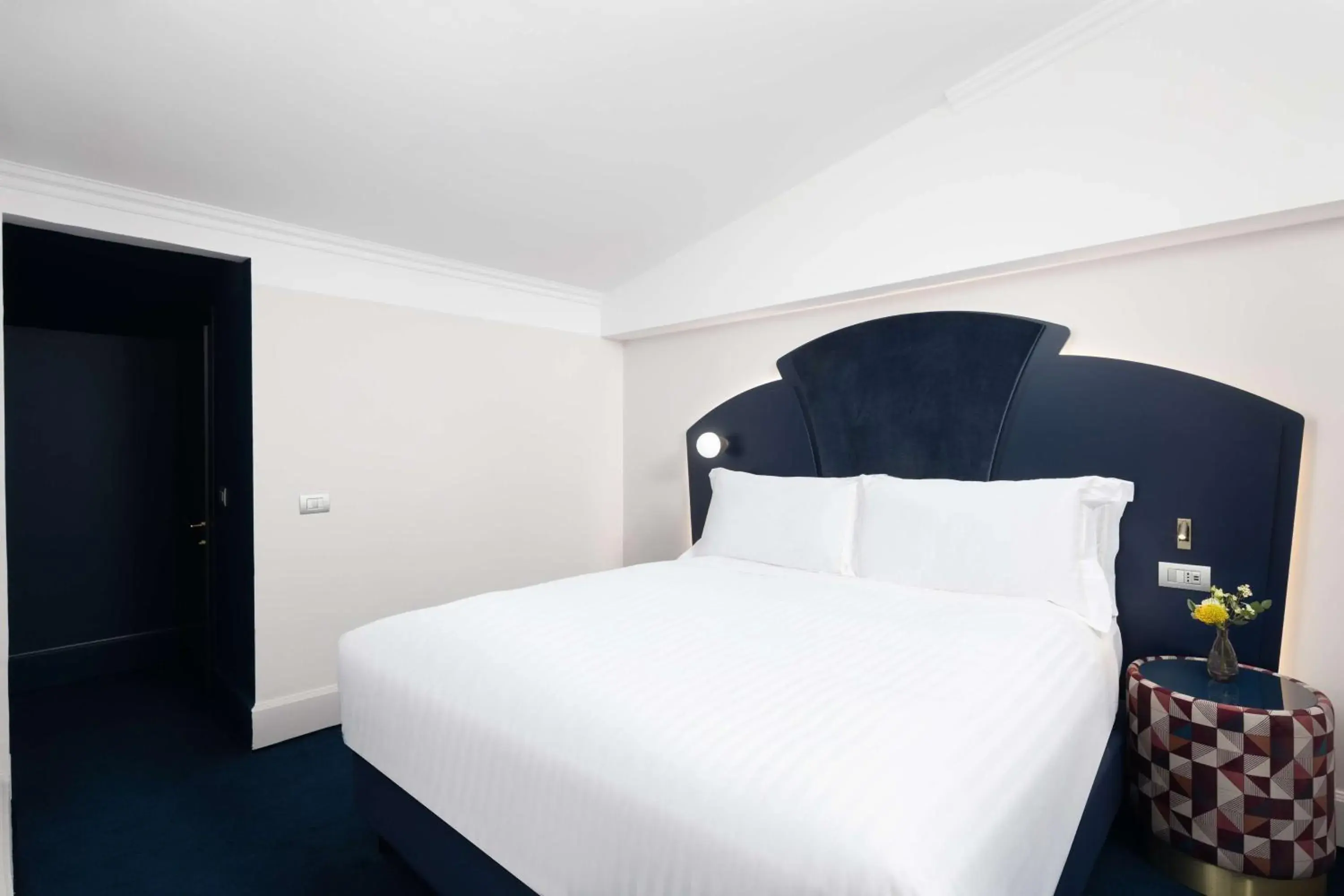 Classic Anglo Suite in Anglo American Hotel Florence, Curio Collection By Hilton Classic Anglo Suite in Anglo American Hotel Florence, Curio Collection By Hilton