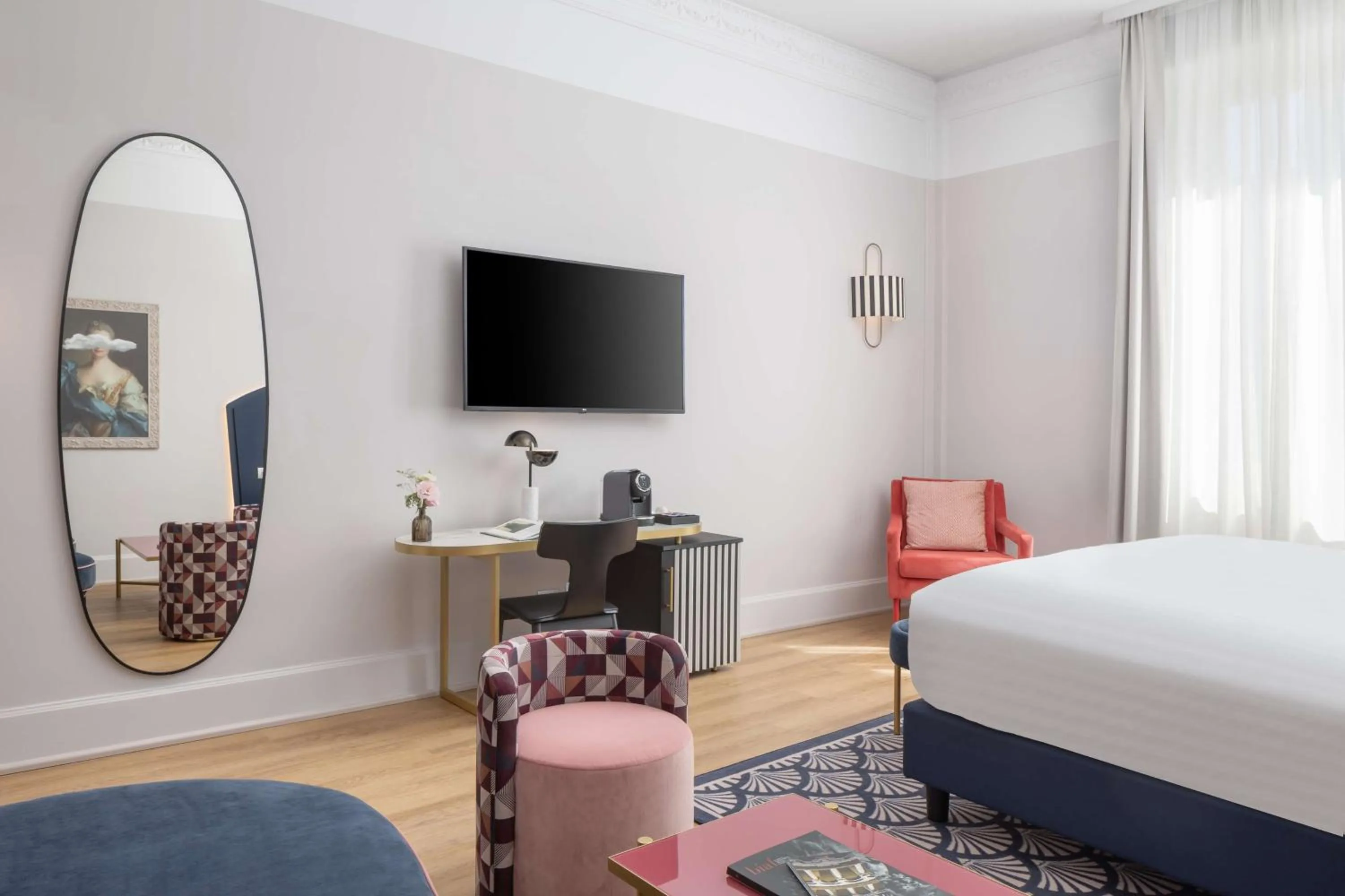 Bed in Anglo American Hotel Florence, Curio Collection By Hilton